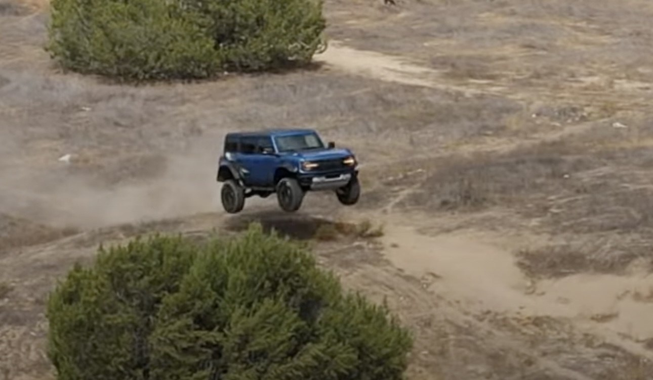 Bronco Raptor Crazy Jump In The First Seconds On And Off Road