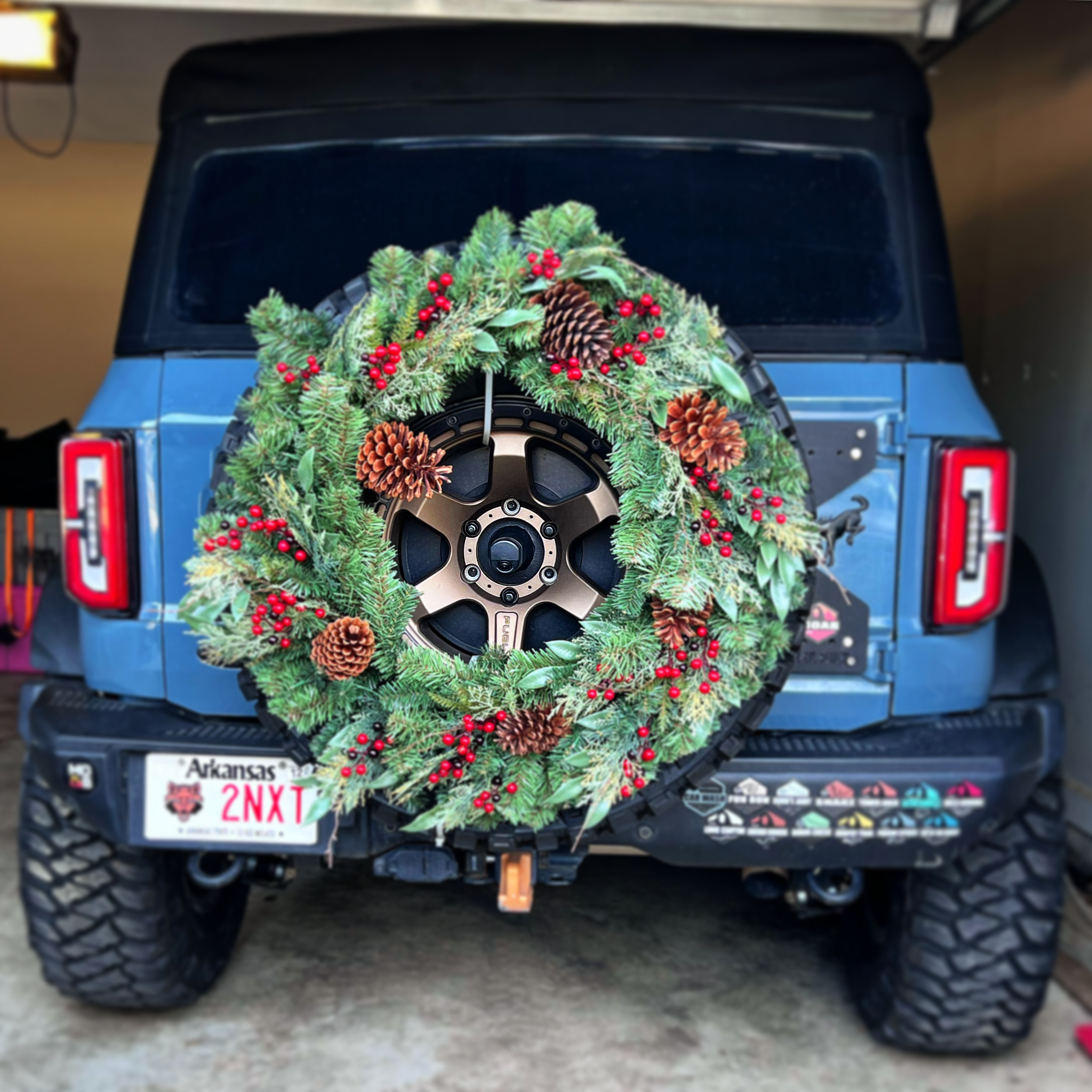 Ford Bronco Perfect Christmas Wreath for SAS Spare Tire 06B94D2F-E043-43A2-8814-CC980862811C