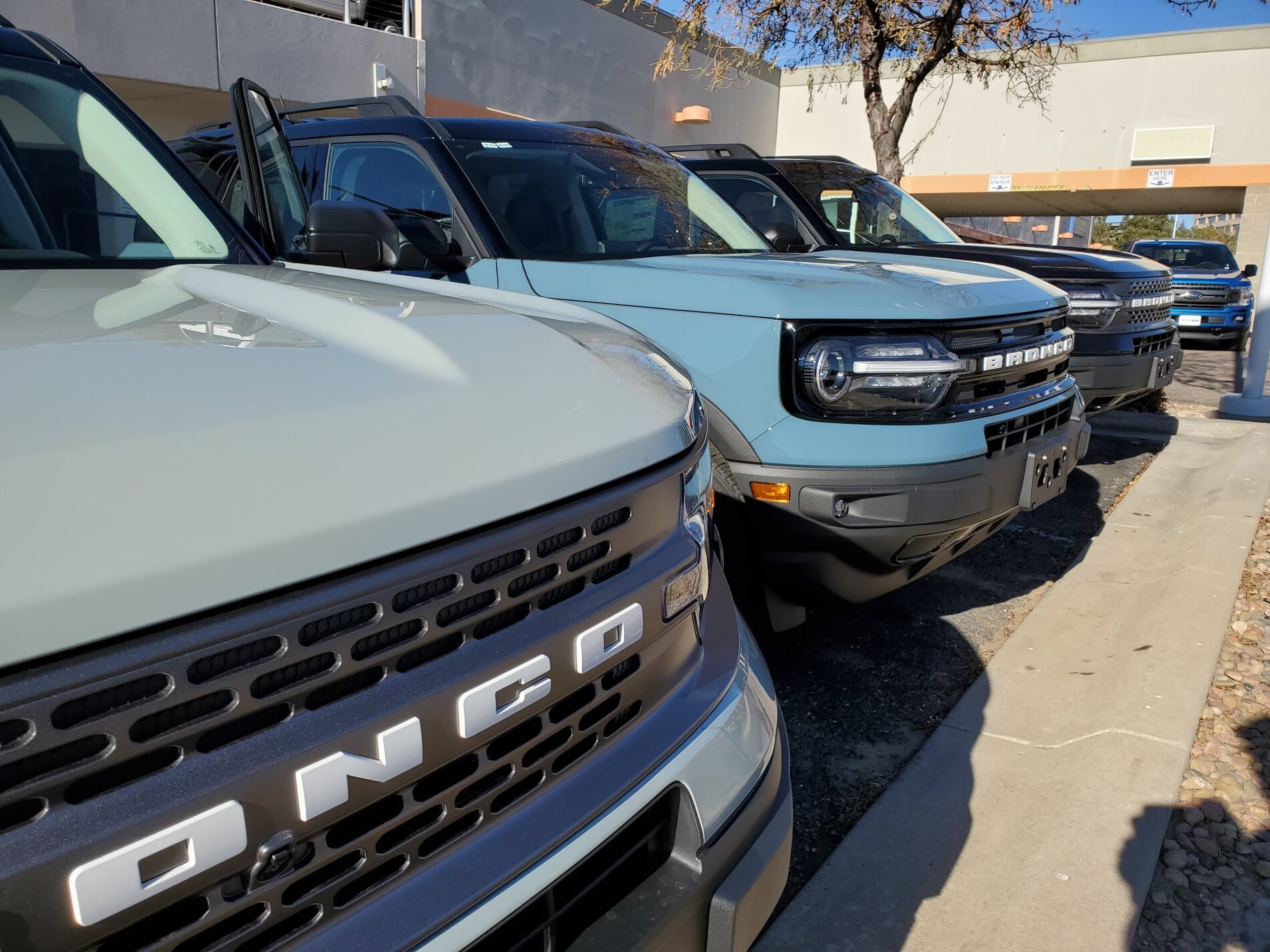 Ford Bronco Area 51 vs Cactus Gray side-by-side comparison (on Sport) 082120_10224792992560852_1262010017780743773_o-