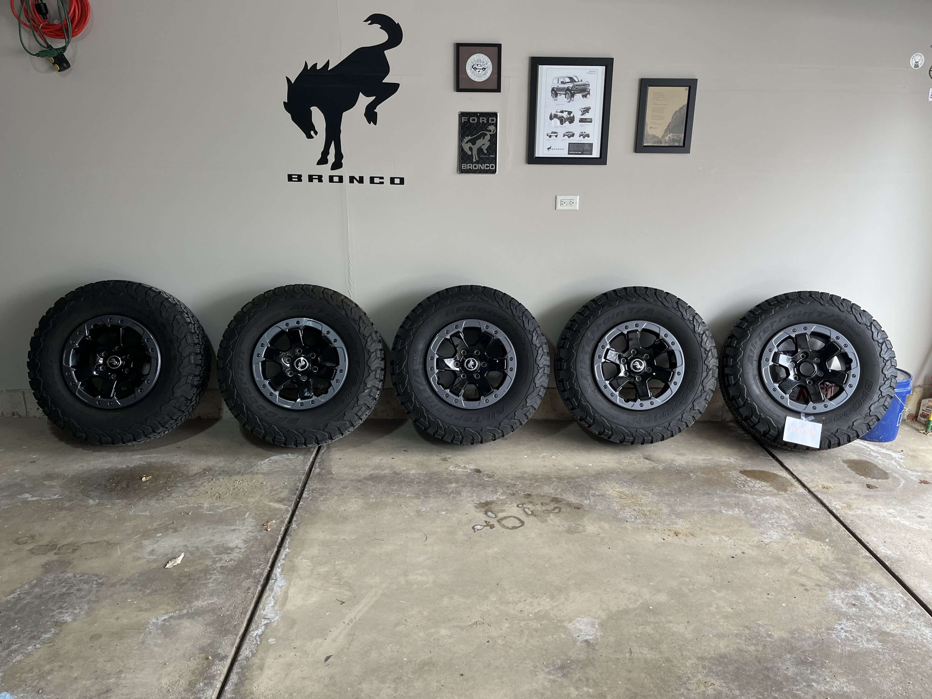 Ford Bronco Badlands Optional Rims and Tires 102F64CB-FB3B-4CD4-BBFA-AD566774C02F