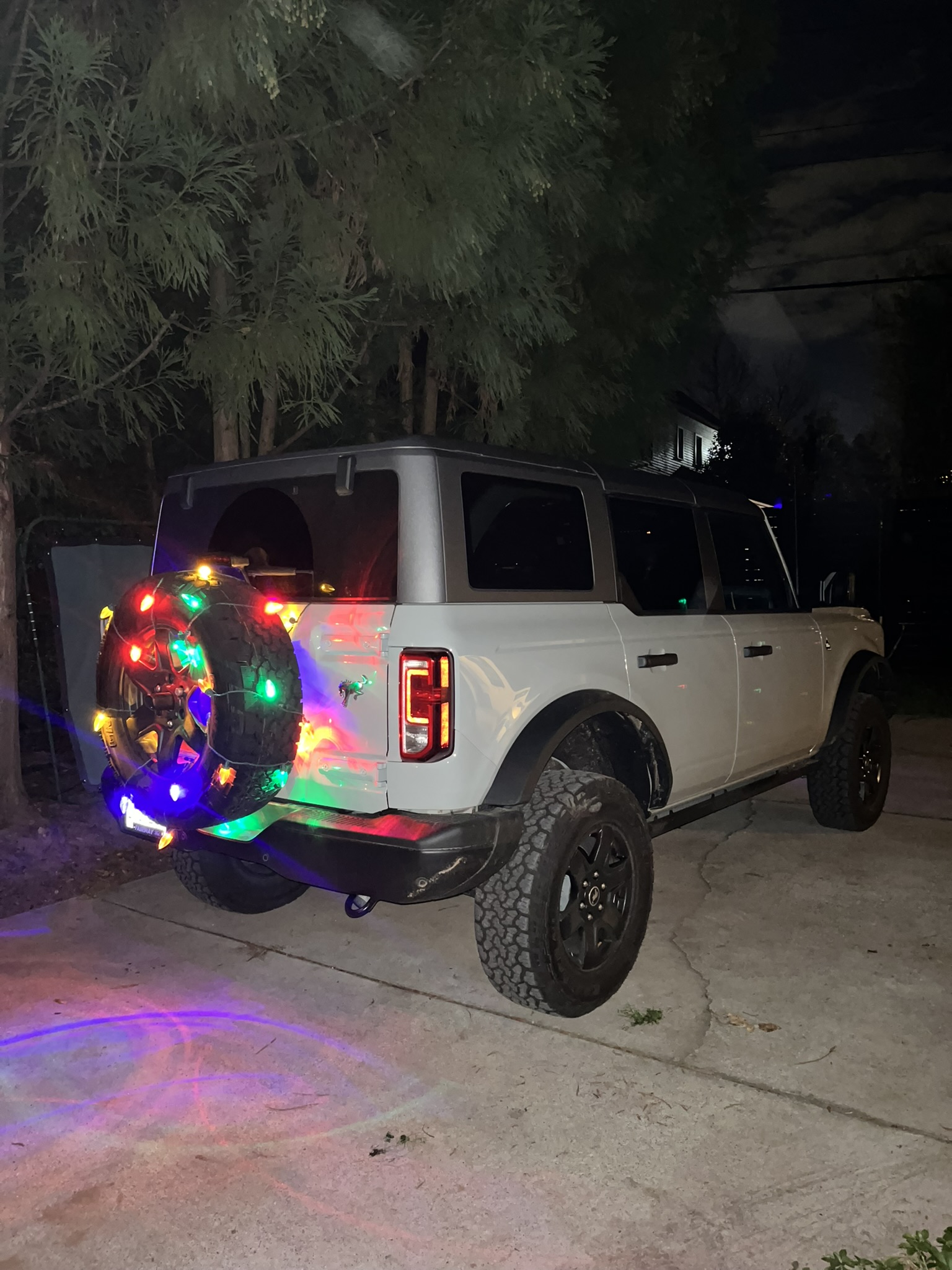 Ford Bronco How are you decorating your Bronco for Christmas or holidays? Post yours! 🎅 1084C486-0859-44AC-A182-ABCCF7E95CA3