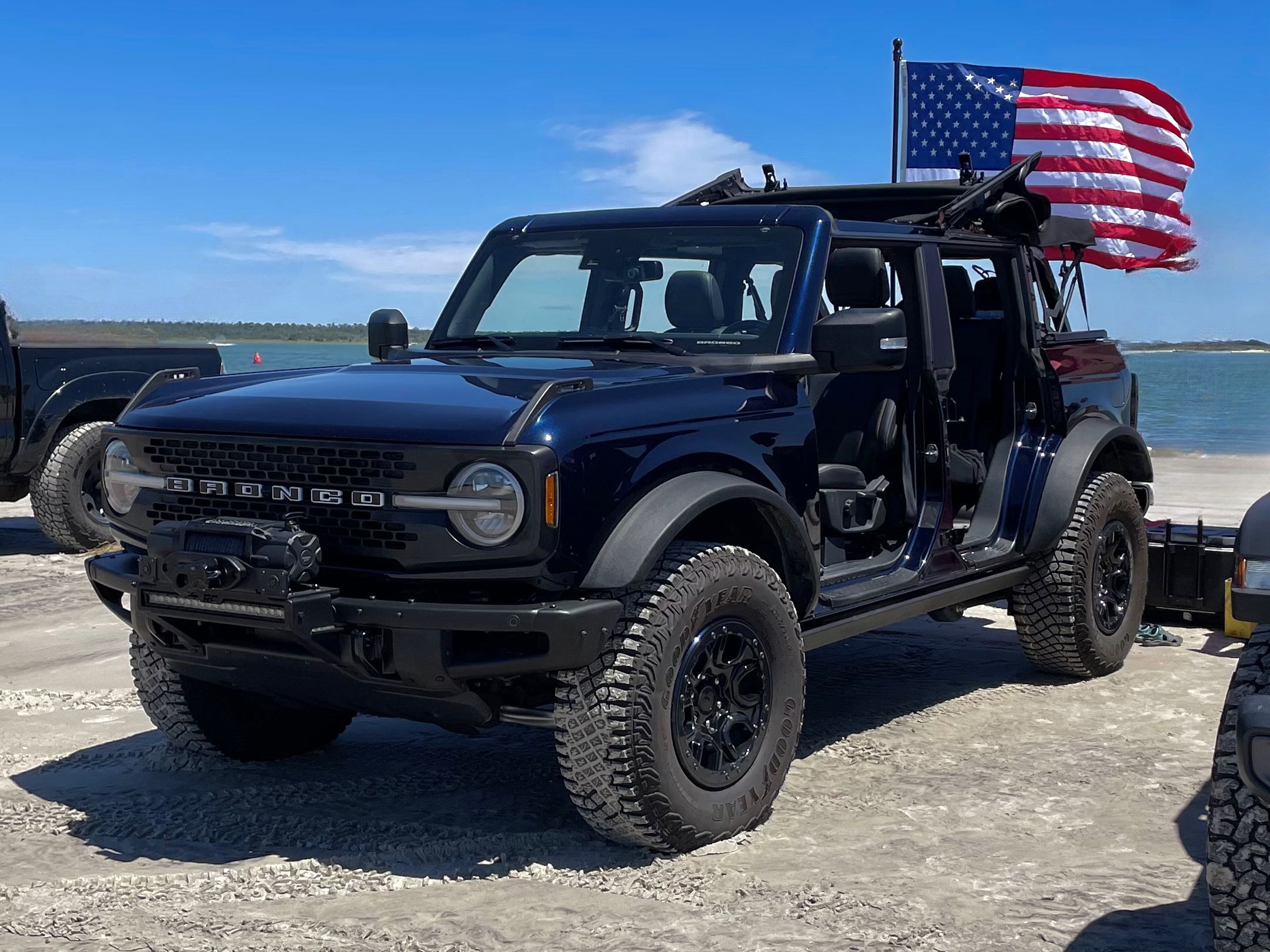 Ford Bronco just a day at the beach 15A35FBF-643B-4CA0-BE34-AAA2E5DB53A9