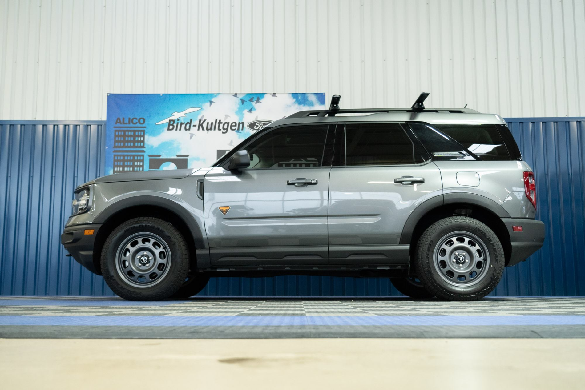 Ford Bronco Carbonized Gray 2-Door Badlands 1604001596118