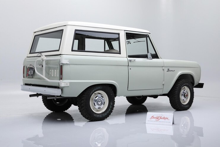 Ford Bronco Calling out Bronco Folding tail Gate mod! 1621550561509