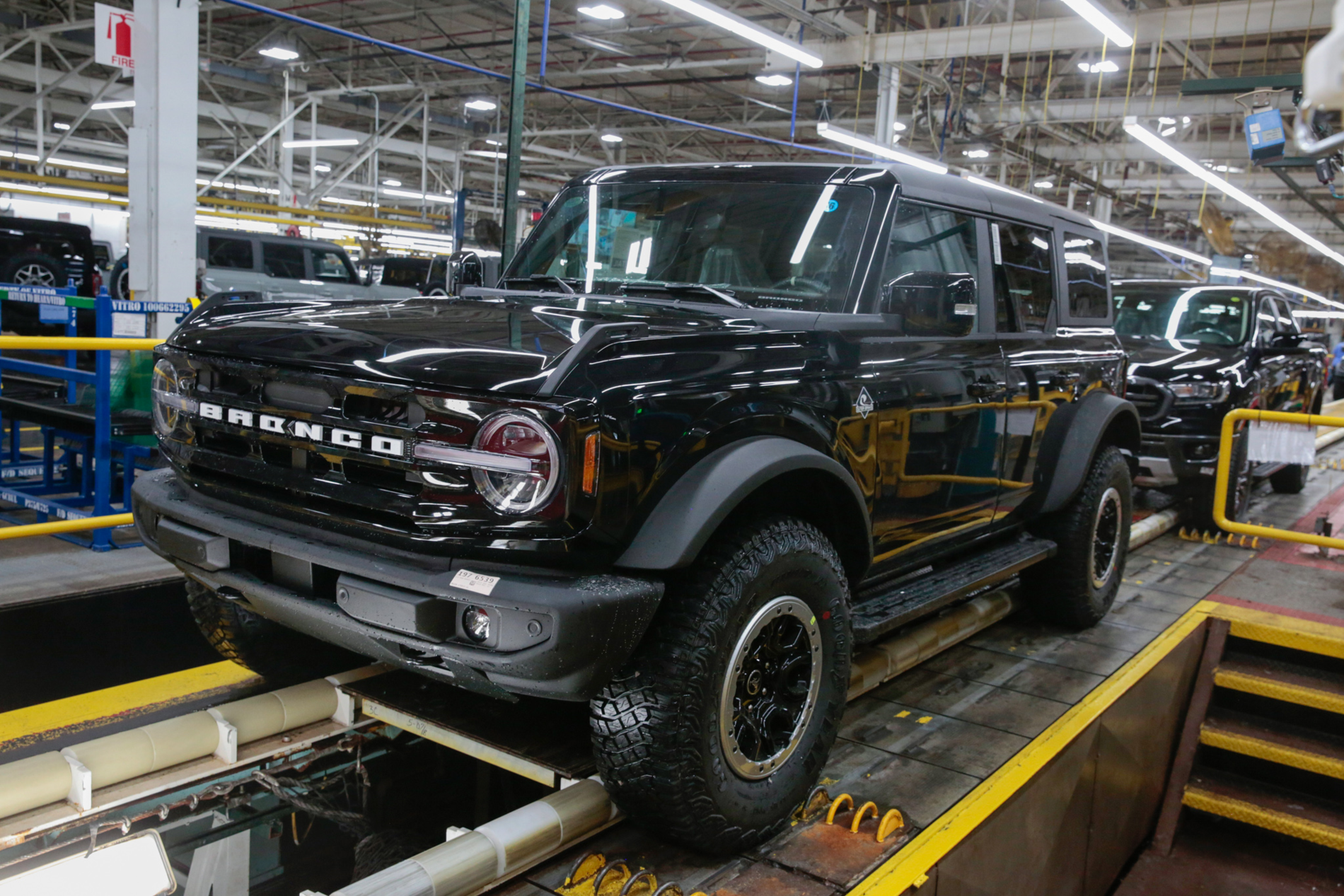 Ford Bronco Post Your Bronco Production Line Pics! (From Ford Emails Starting Today) 1634591402083