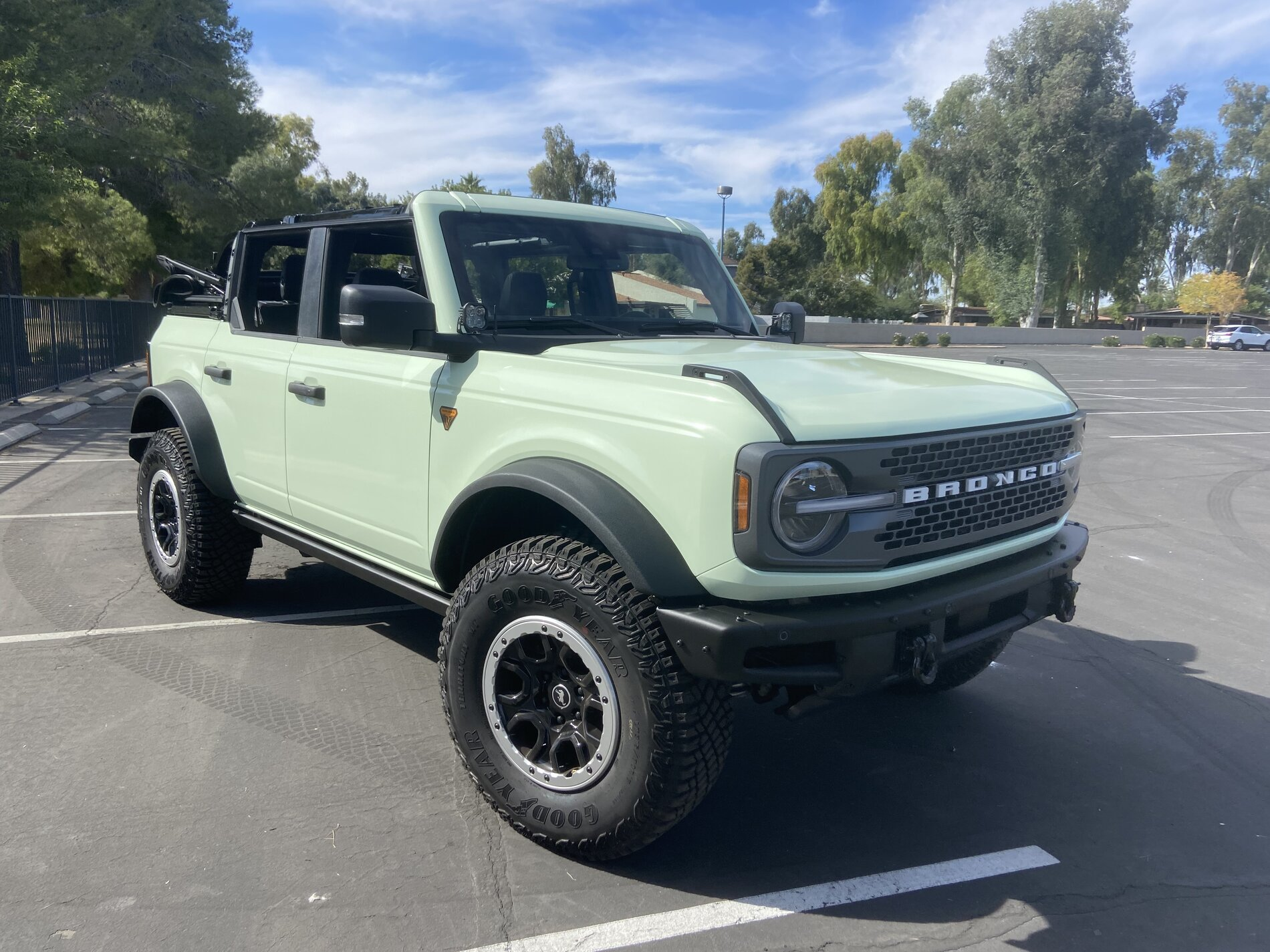 Ford Bronco I wrapped my Badlands in Light Pistachio Green 1635972986981