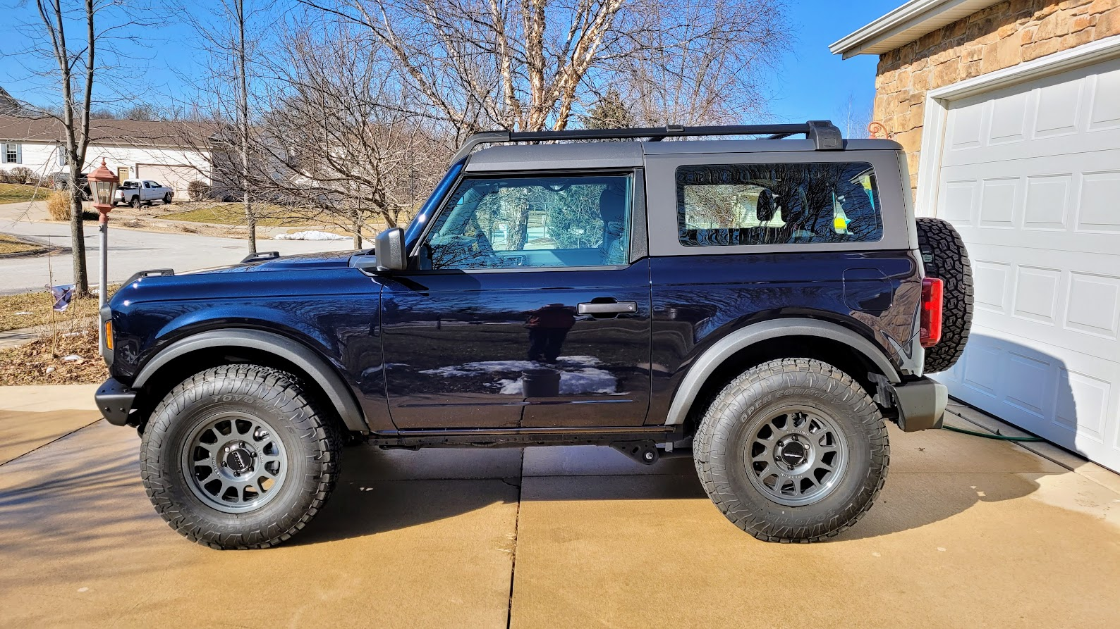 Installed 33 inch tires on stock Base rims - no mods required  Bronco6G -  2021+ Ford Bronco & Bronco Raptor Forum, News, Blog & Owners Community