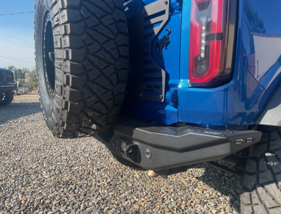 Ford Bronco Lightning Blue First Edition on 37's, 17" Dirtylife beadlocks wheels, King Shocks 1669135756443