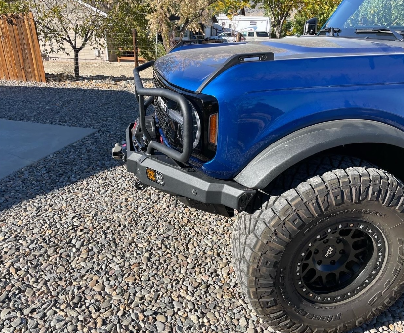 Ford Bronco Lightning Blue First Edition on 37's, 17" Dirtylife beadlocks wheels, King Shocks 1669135958818