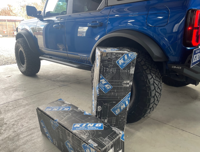Ford Bronco Lightning Blue First Edition on 37's, 17" Dirtylife beadlocks wheels, King Shocks 1669136160543
