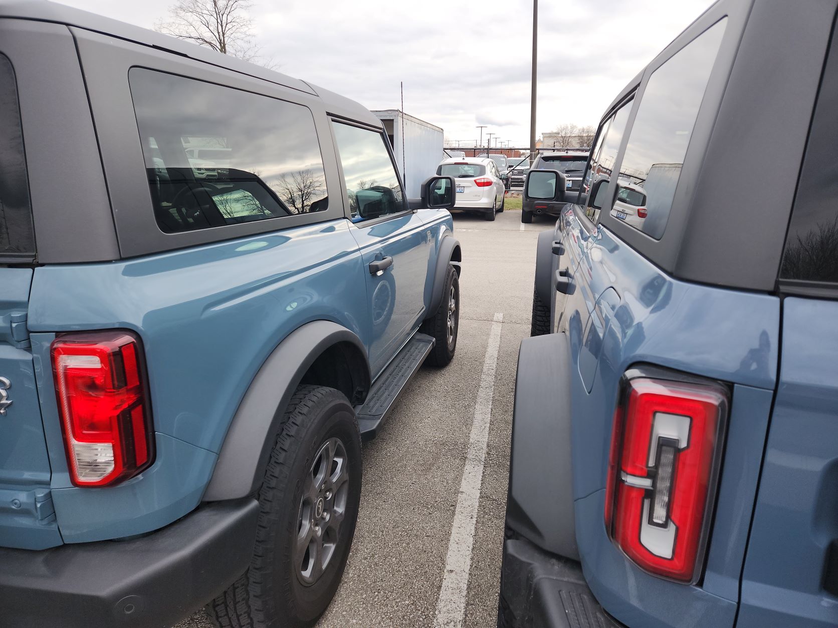 Ford Bronco Azure Gray vs Area 51 colors side-by-side comparison pics + AGM in the sun 1671468333225