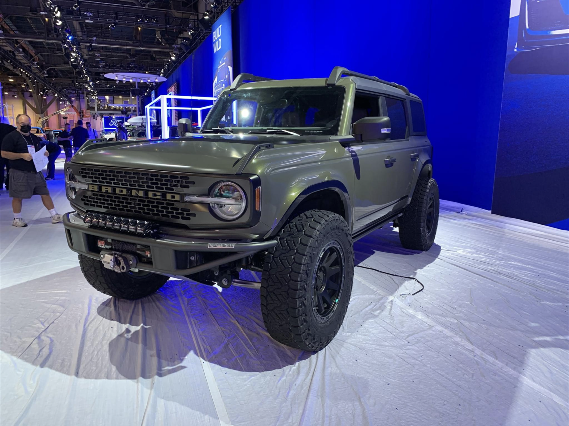 Ford Bronco Pics of (almost) all the SEMA Broncos In One Thread 16D05EA6-0F3A-496F-B6EF-BEE8C0961231