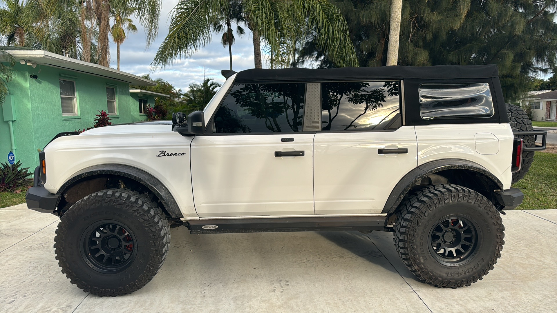 Ford Bronco New [but not new] from South Florida! 1708637965058