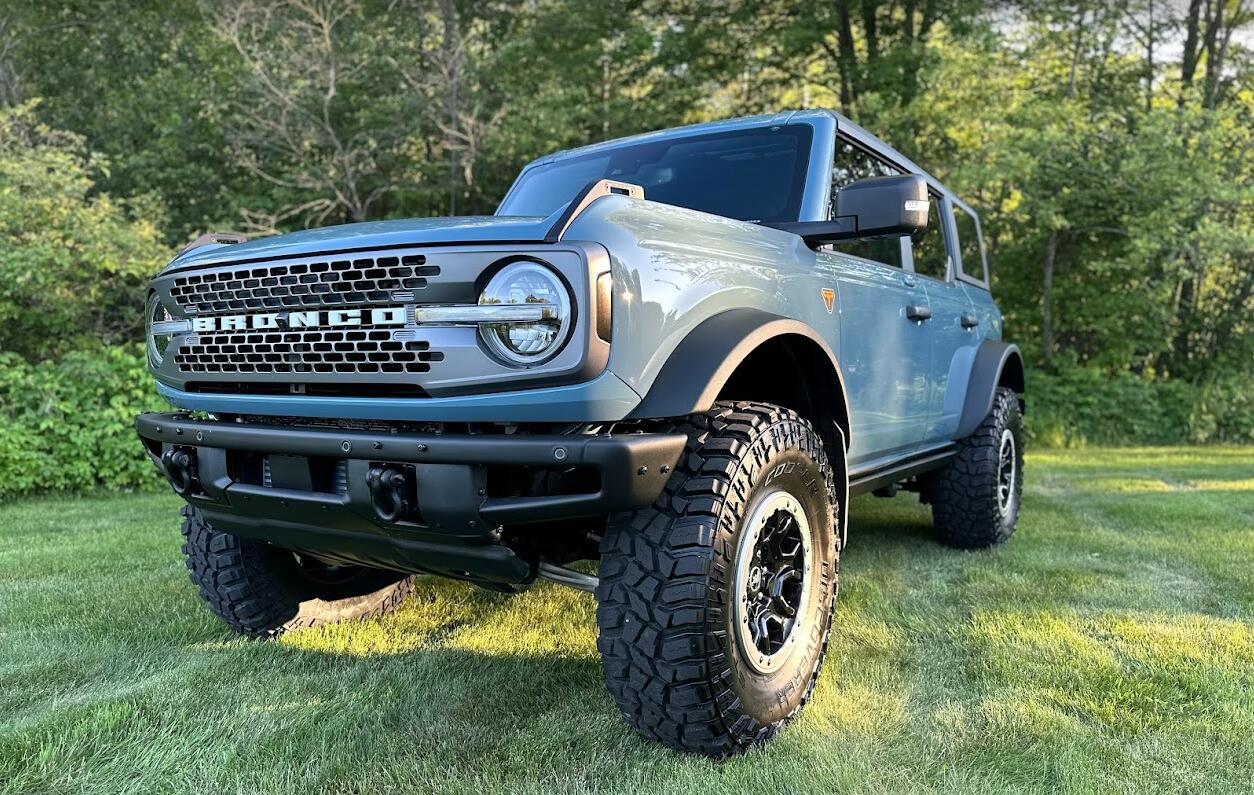 Ford Bronco Interesting Reason for a Body Lift: Clearance For Spare Tire Mount w/ 37's 1719845653427-j0