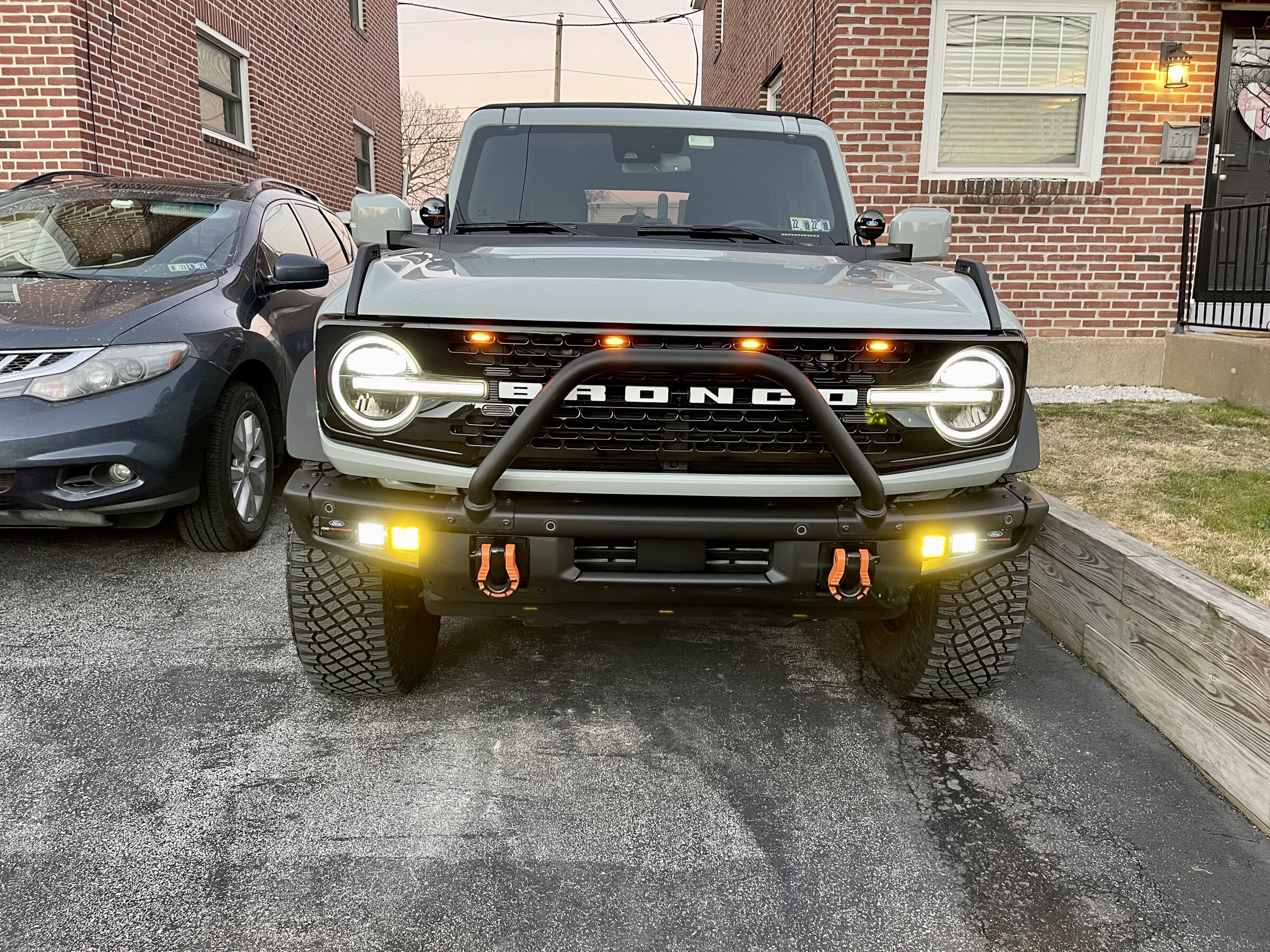 Ford Bronco Swapped out my grille and installed Raptor style lights tempImageWaYCao