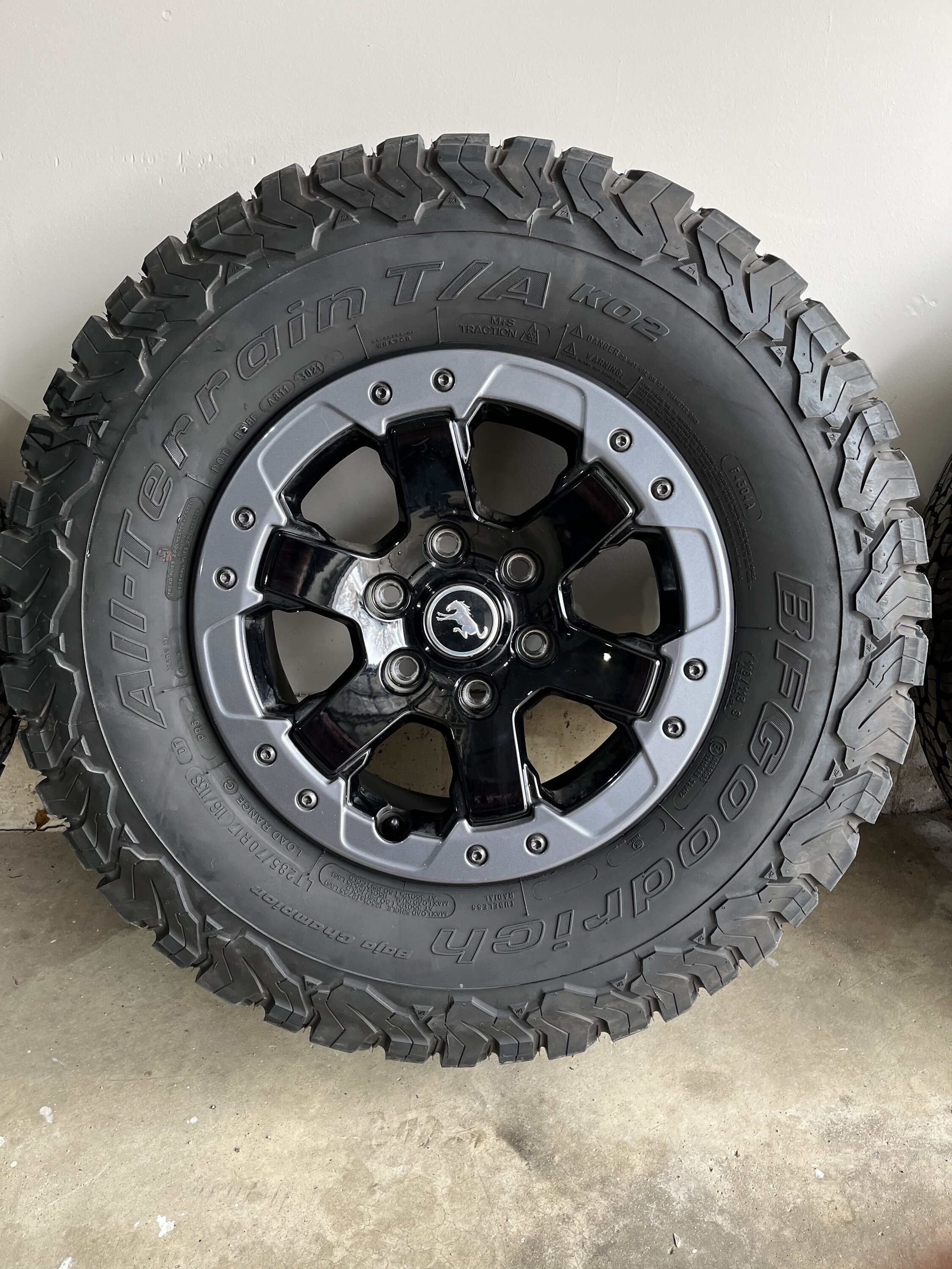Ford Bronco Badlands Optional Rims and Tires 1FA177B8-F3BB-470D-B95F-D584459F9D63