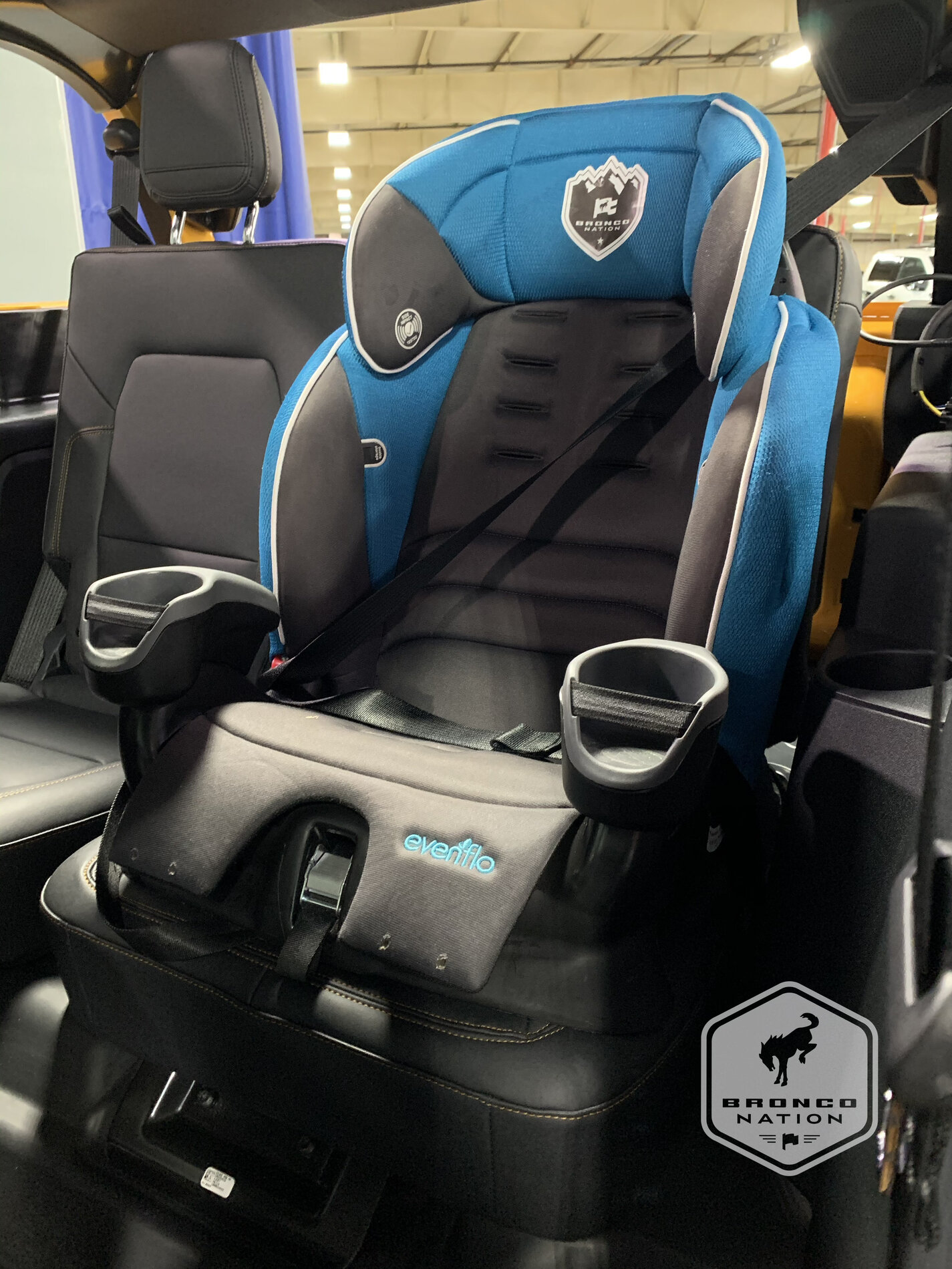 2021 Bronco child car seat 2-door 1.jpg
