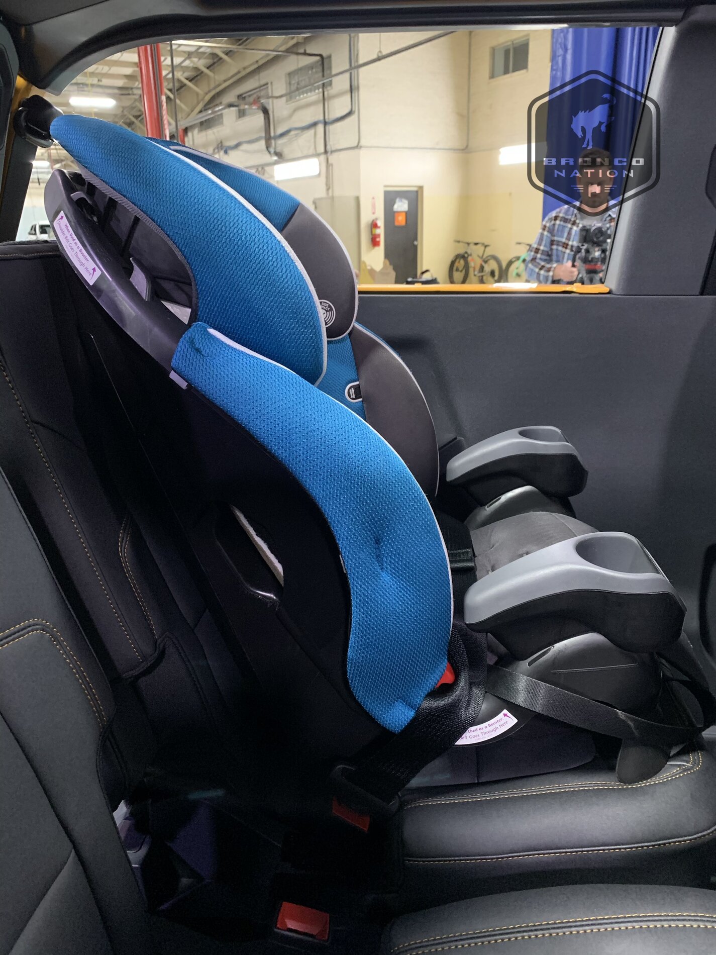 2021 Bronco child car seat 2-door 4.jpg