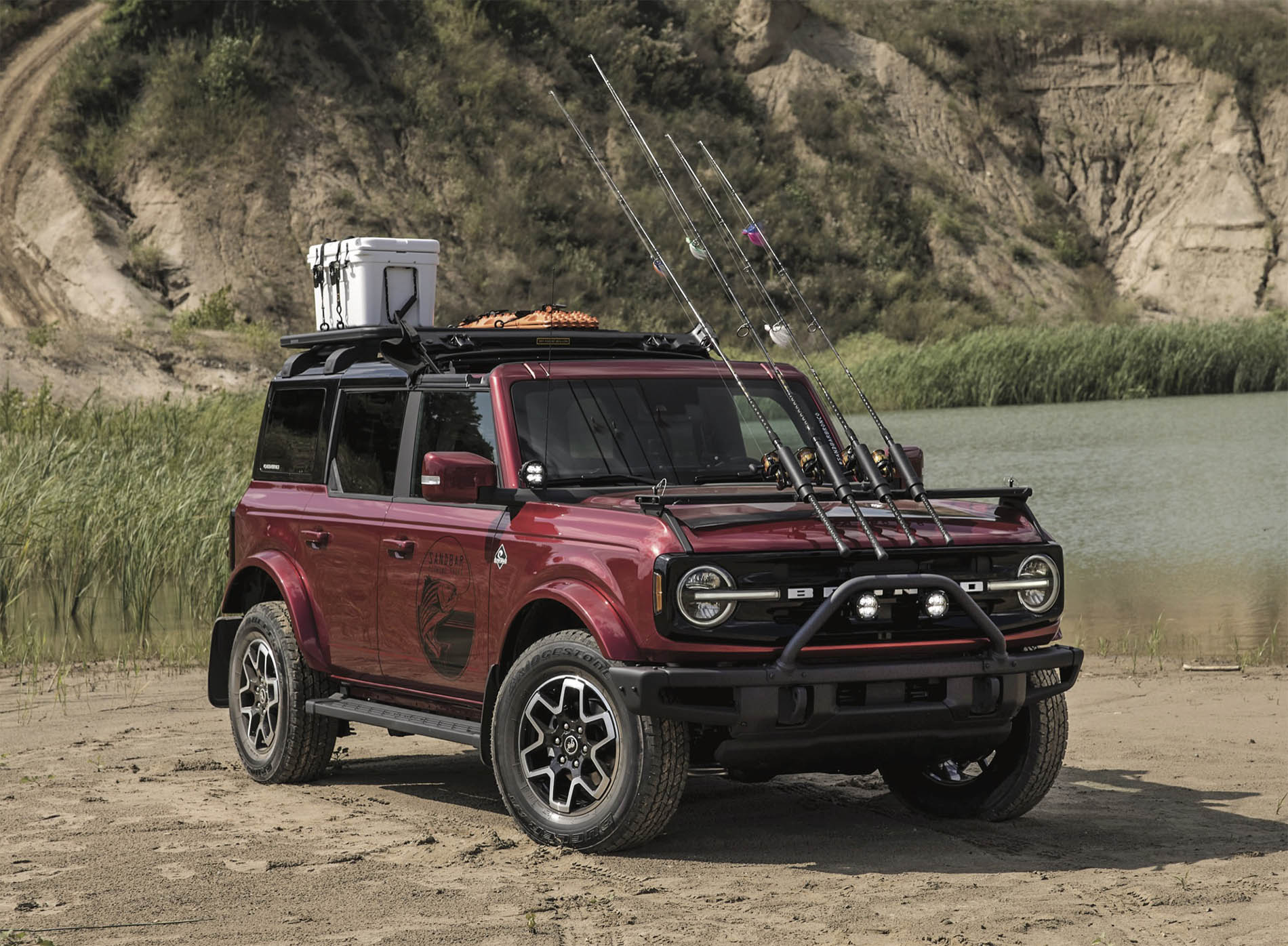 Ford Bronco Introducing the Bronco Four-Door Outer Banks Fishing Guide (Accessories) Concept 1597586885445