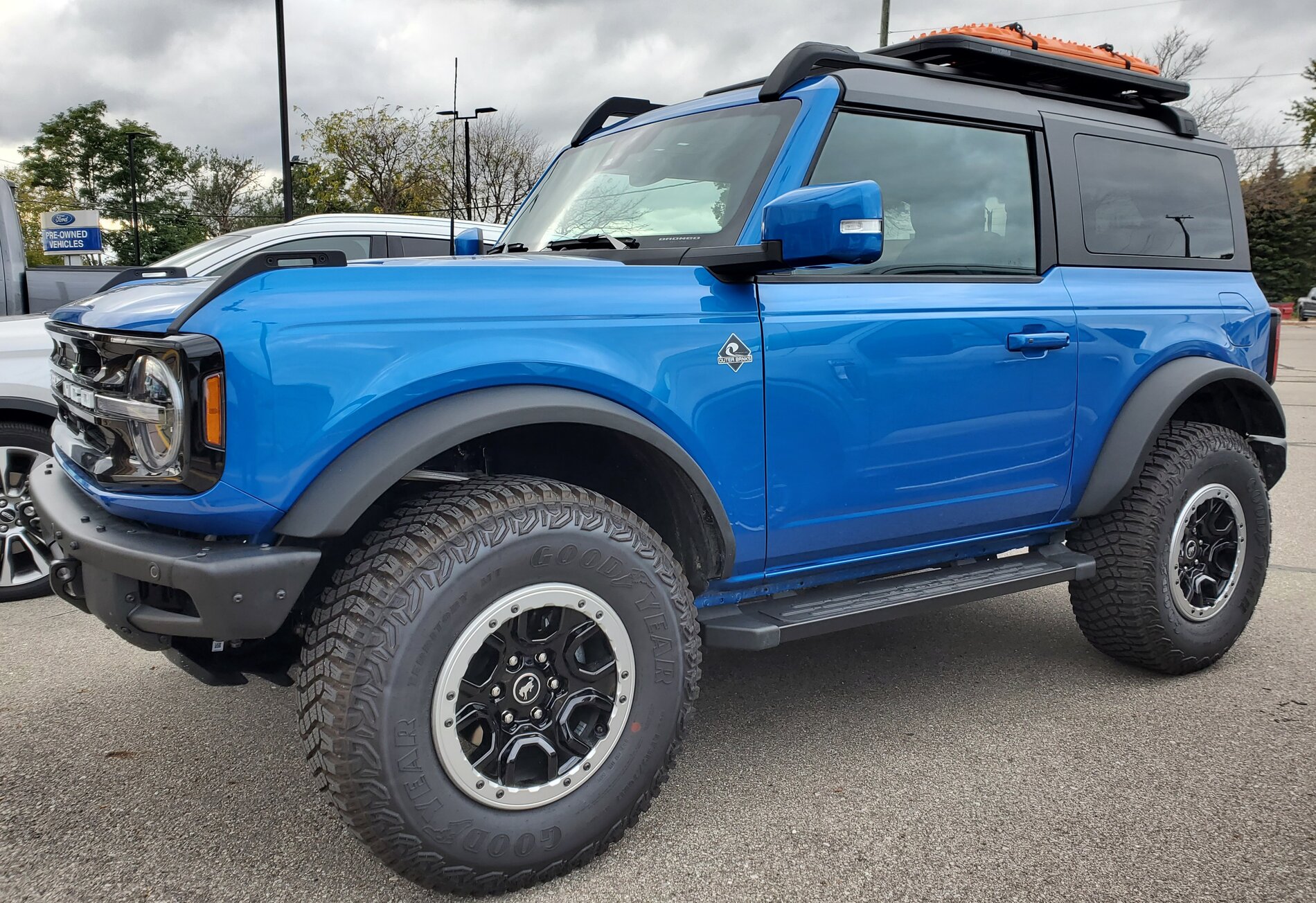 2 door sasquatch velocity blue at local dealer Bronco6G 2021+ Ford