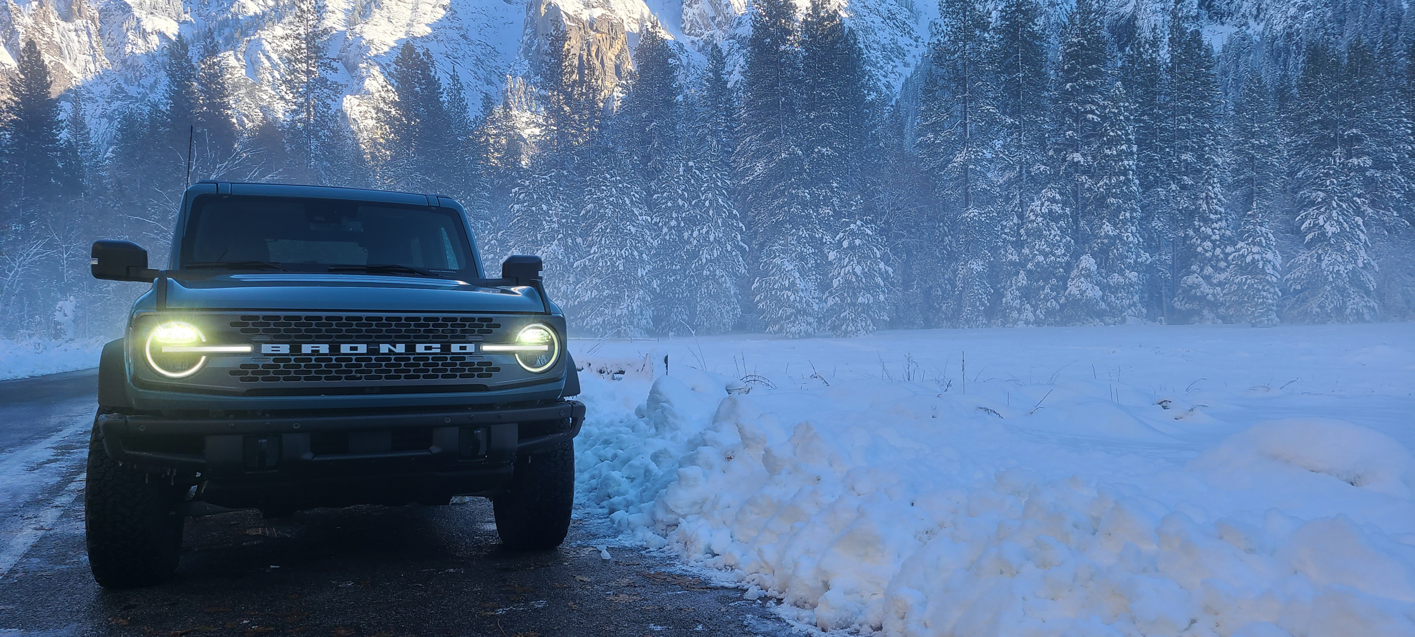 Ford Bronco Took my Bronco to Yosemite a day after it snowed. Incredible! 2022-12-13 14.15.14