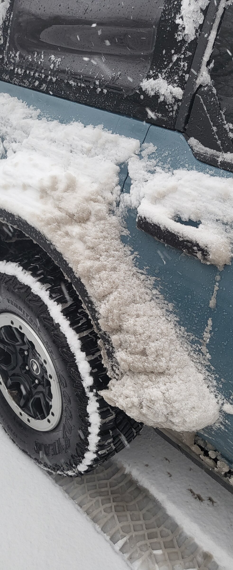 Ford Bronco Snow Pictures Please trim.68128D55-6220-4BCB-B71A-AE6A81BAD5D9.MOV