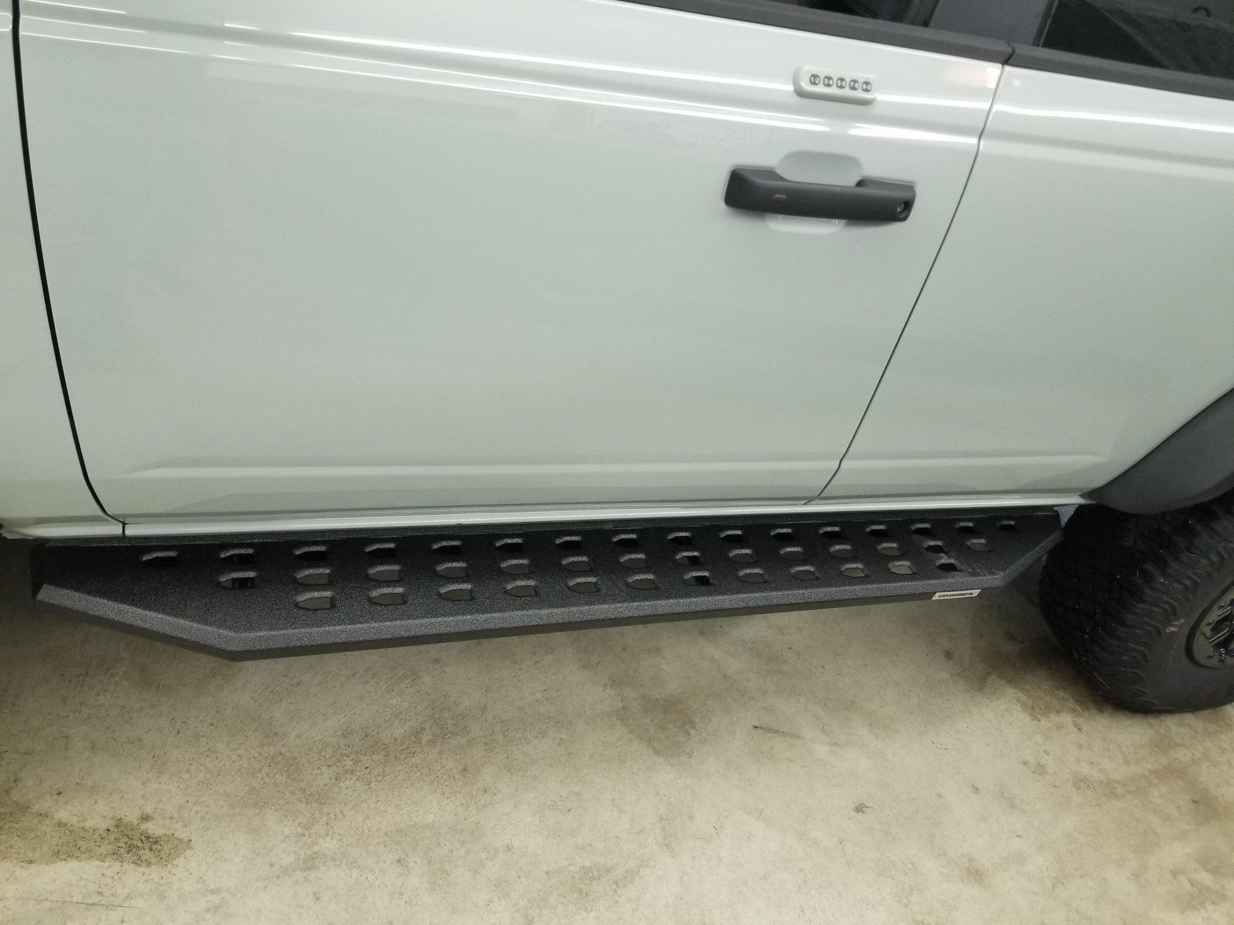Ford Bronco Don't buy Go Rhino rb20 side steps. Updated. 20220216_160113