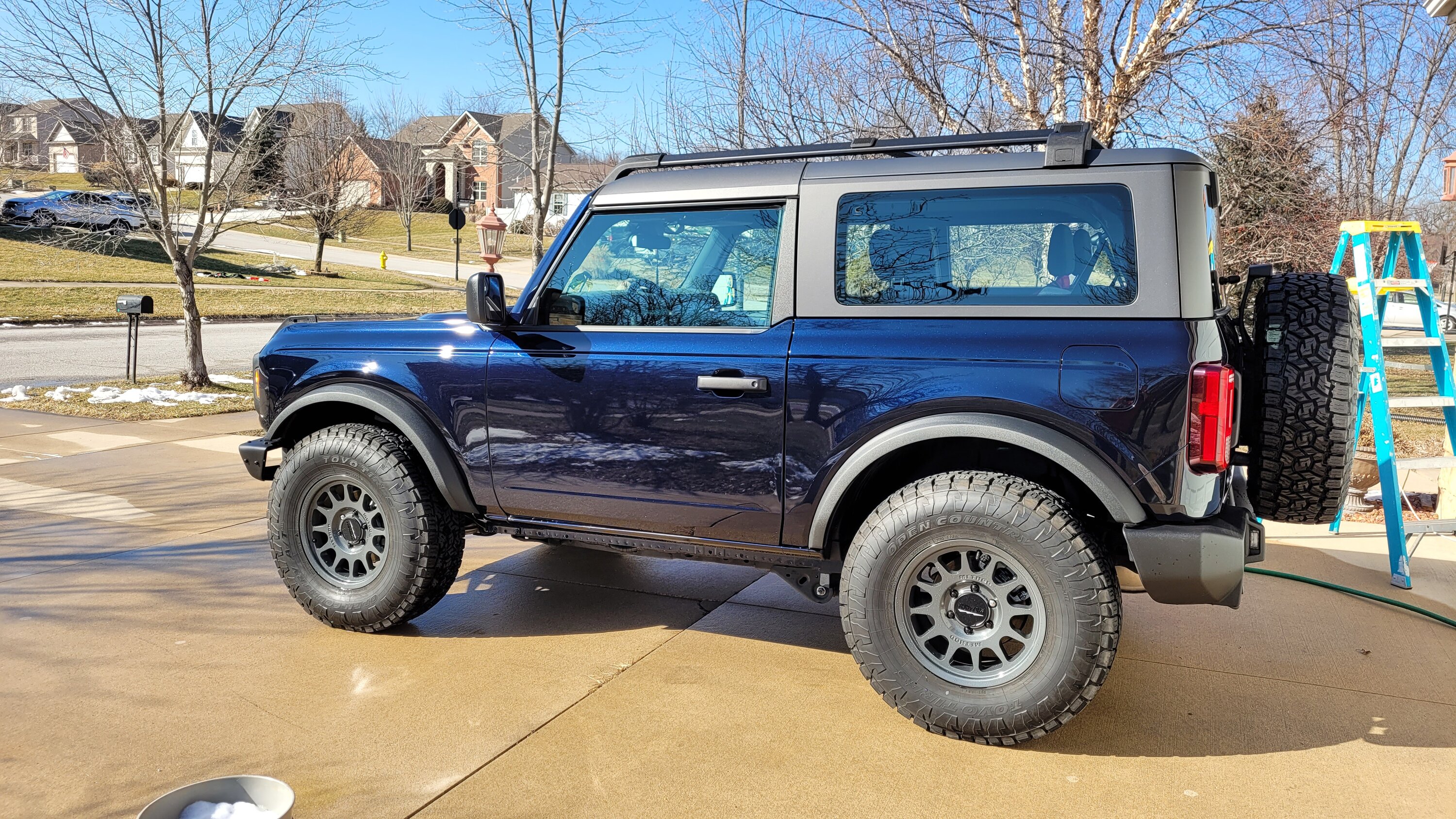 Ford Bronco Bronco6g HELP! Me pick a Color Velocity Blue or Race Red ? ? ? ? Post photos 20220227_142132