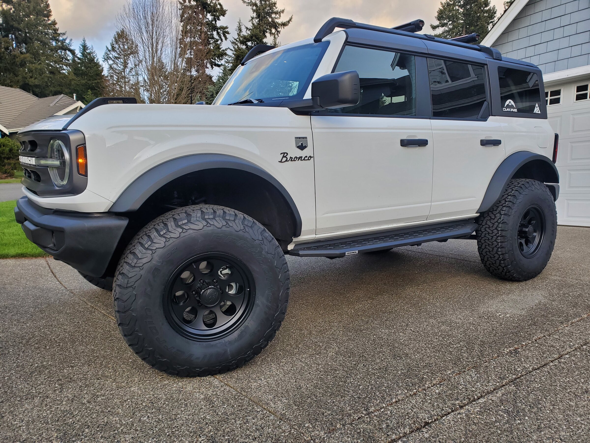 Ford Bronco Sasquatch fender flares before and after 20220411_191634