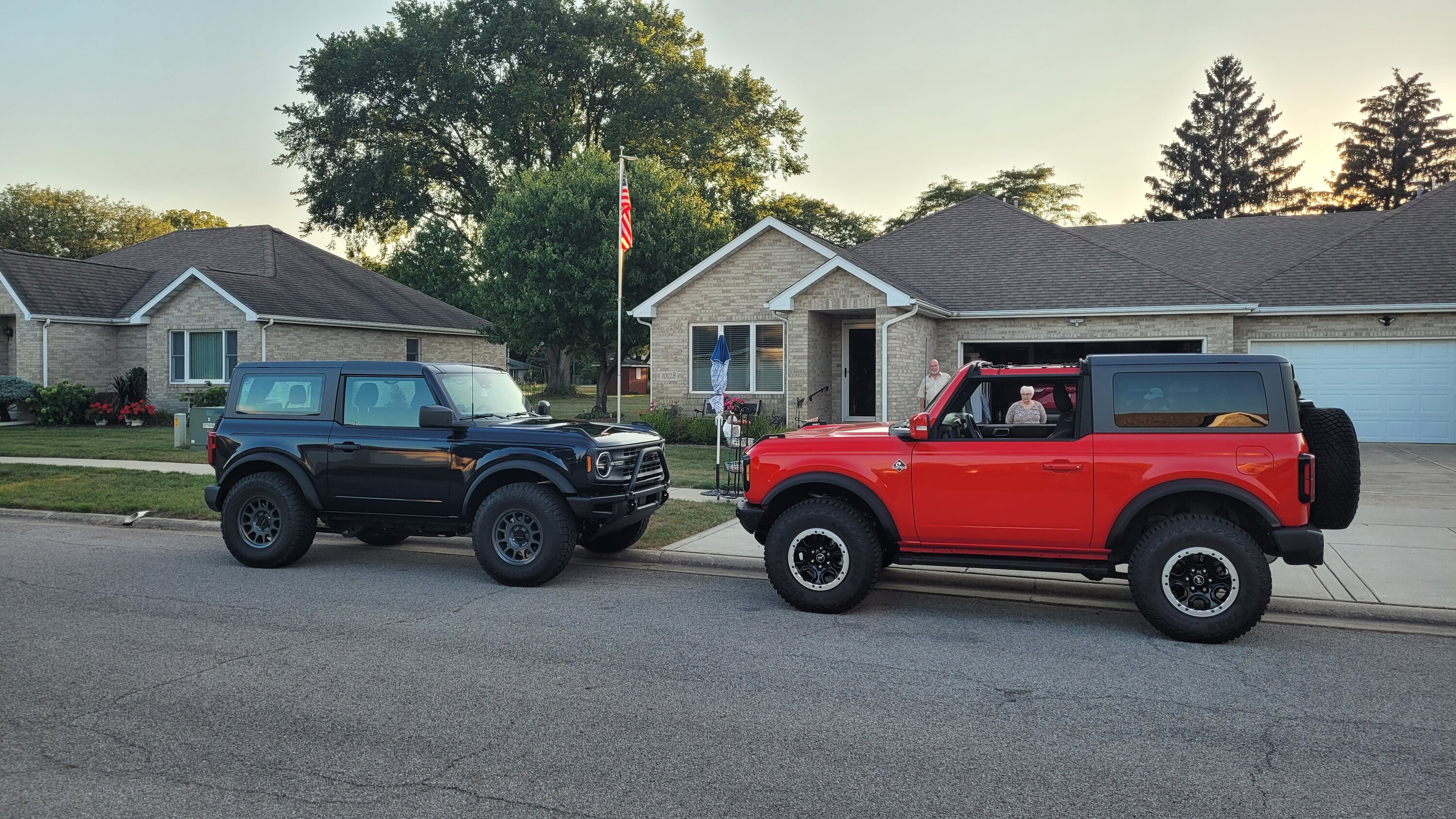 Ford Bronco Bronco6g HELP! Me pick a Color Velocity Blue or Race Red ? ? ? ? Post photos 20220827_185037
