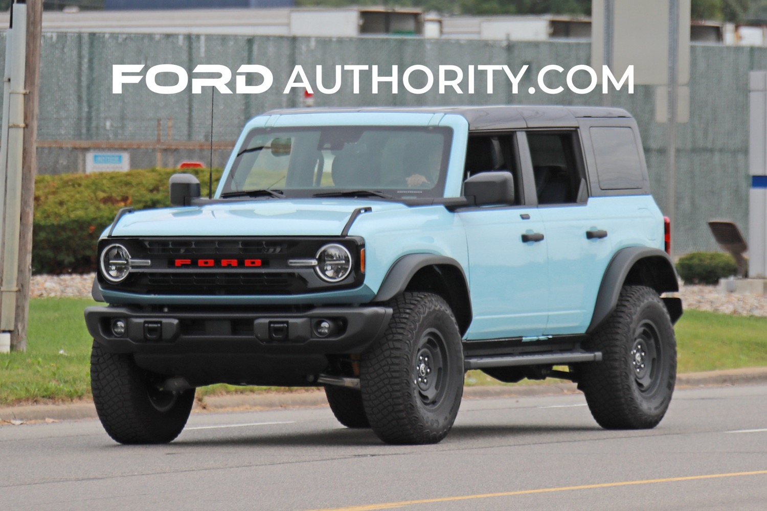 Ford Bronco Robin's Egg Blue + Black Grill + Black Painted MOD Top Bronco Heritage Spotted 2023-Ford-Bronco-Prototype-Spy-Shots-Robins-Egg-Blue-Potential-Heritage-Edition-with-Black-Acc