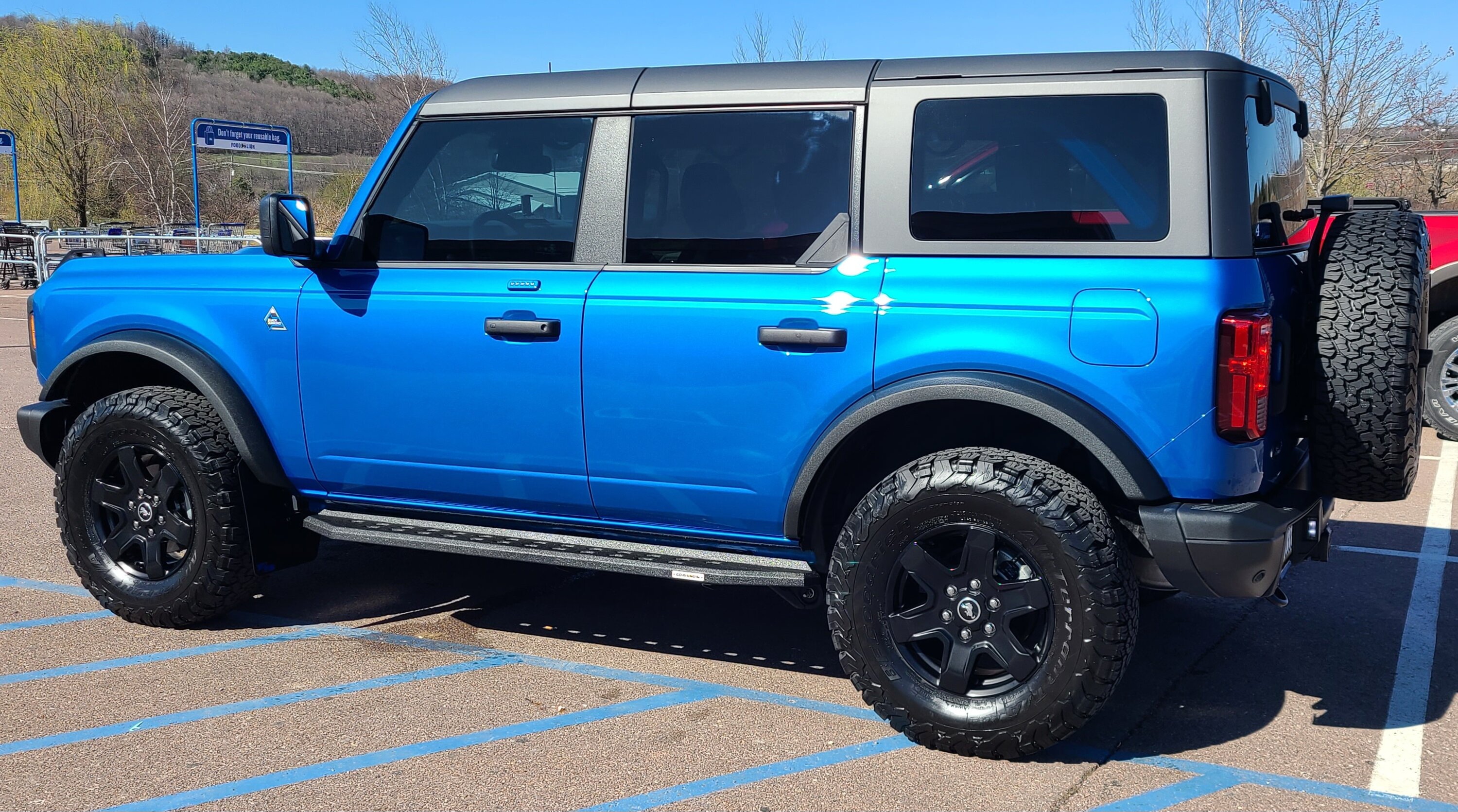 Ford Bronco VELOCITY BLUE Bronco Club 20230409_161001