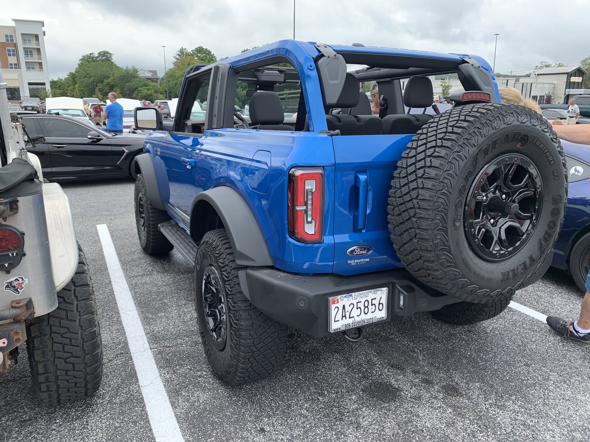 Ford Bronco VELOCITY BLUE Bronco Club IMG_1316