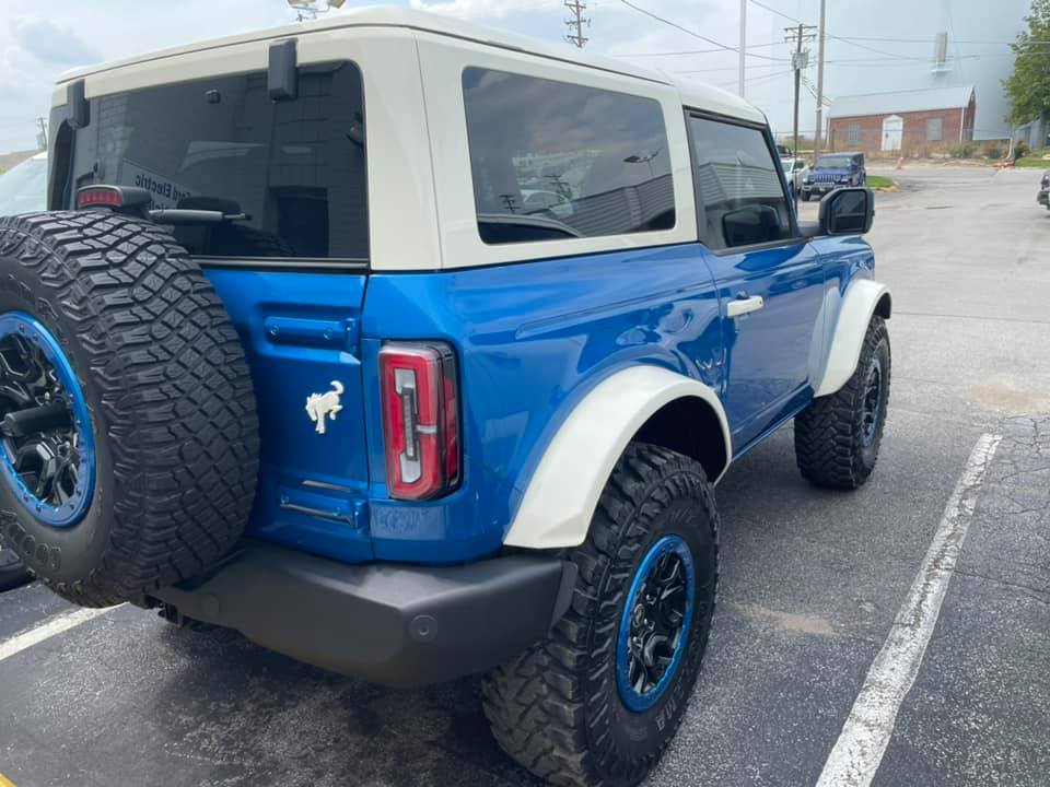 Ford Bronco A Velocity Blue Bronco Goes Retro With White Roof + White Fender Flares 229874168_10225883940582291_7152447474127081003_n
