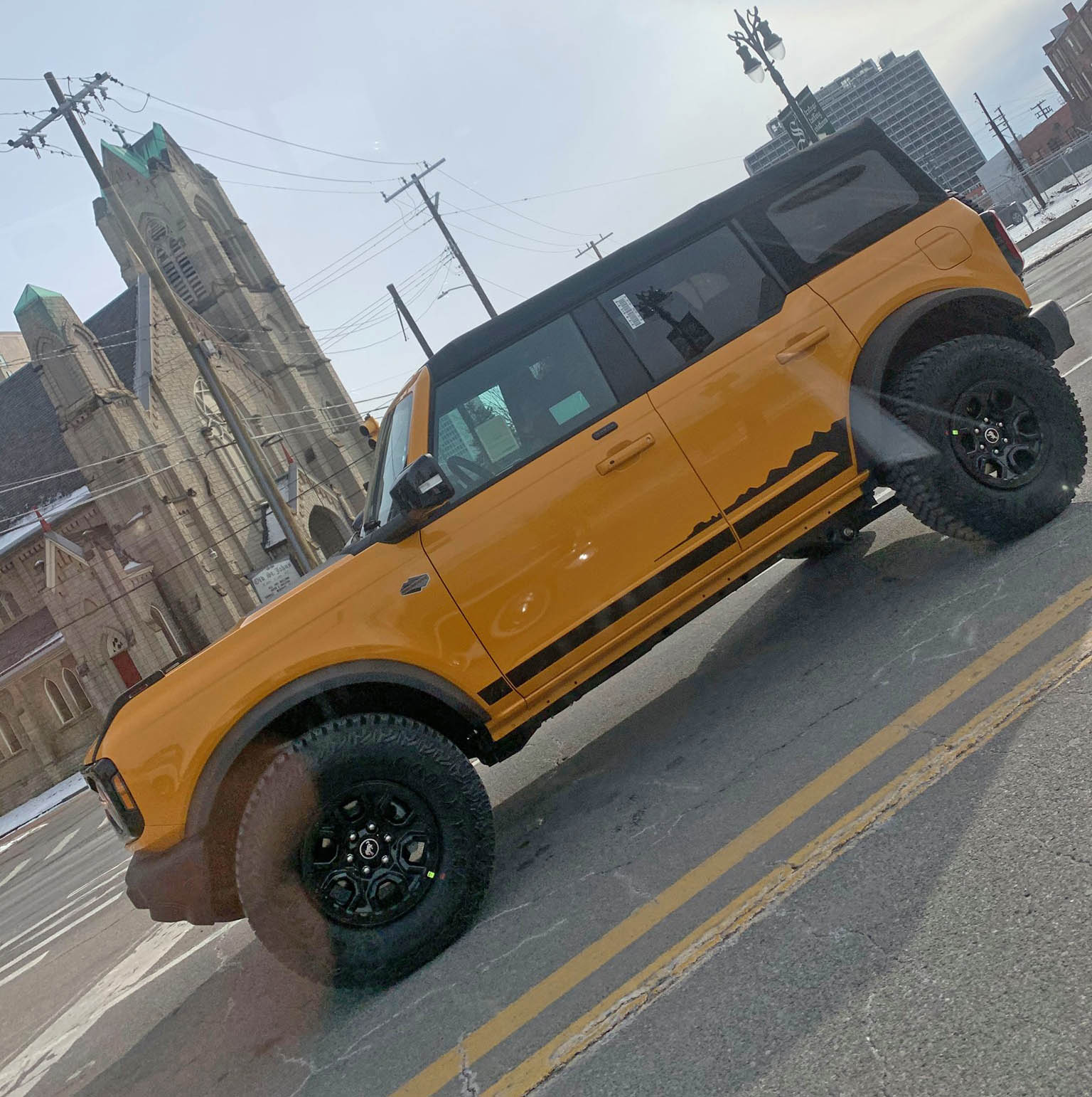 4-Door 2021 Bronco Wildtrak Cyber Orange spotted in Detroit 3.jpg