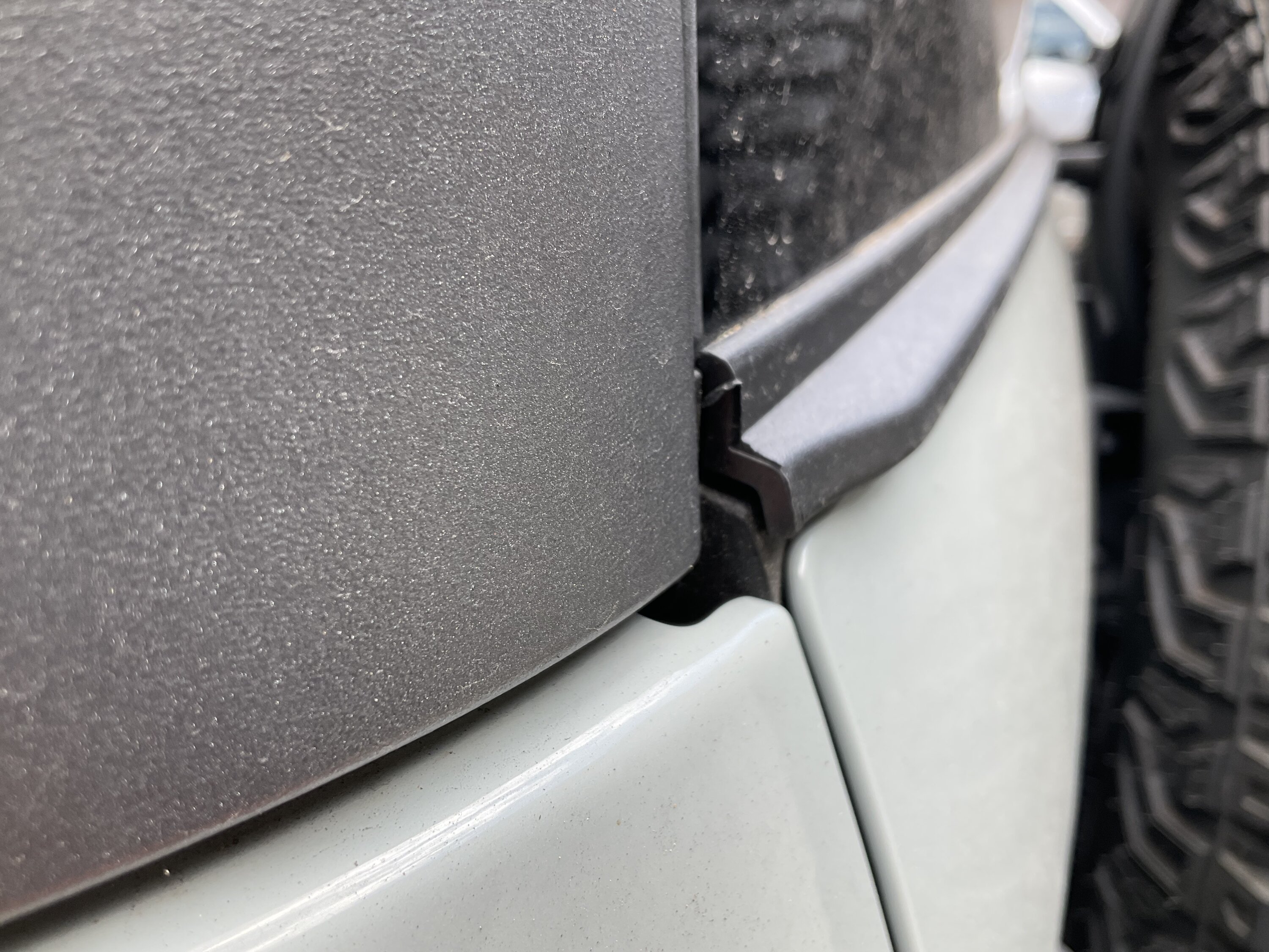 Ford Bronco Hard top back glass sticking out on driver’s side 58EE7FAC-1B1A-435E-9511-63E33FA6AE6E
