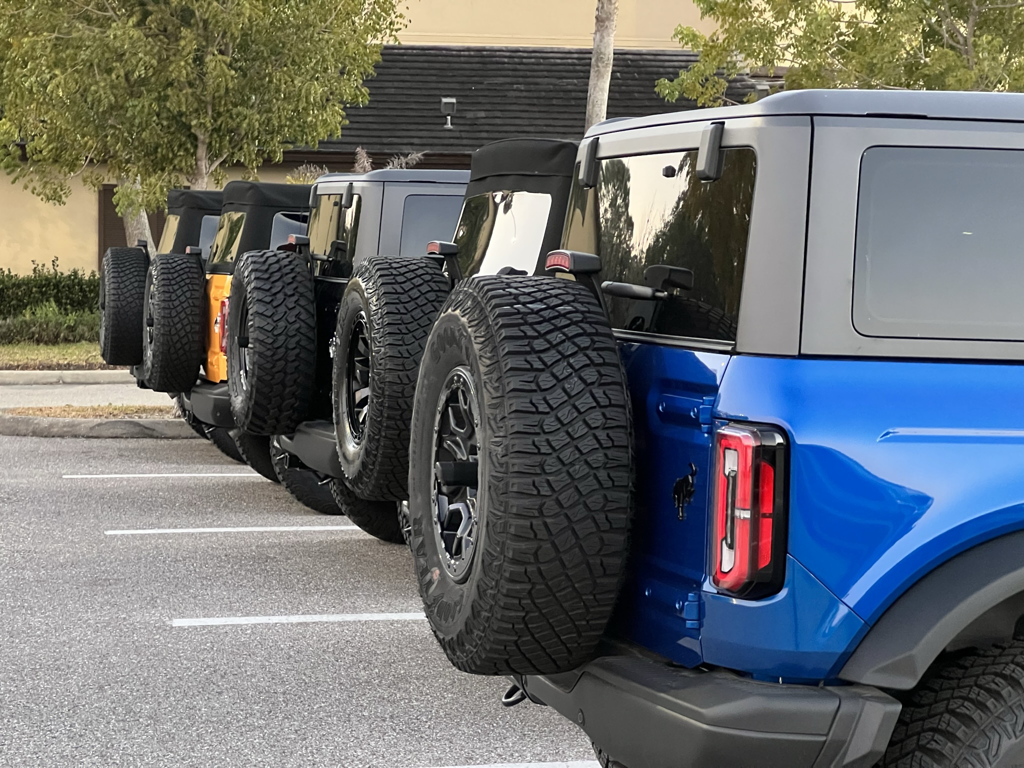 Ford Bronco Soft Top <--> Hard Top Swap : Tips & Lessons Learned - UPDATED 5F7BD299-AAD4-4BF3-8FA6-D7EA73CBB17C_1_102_o