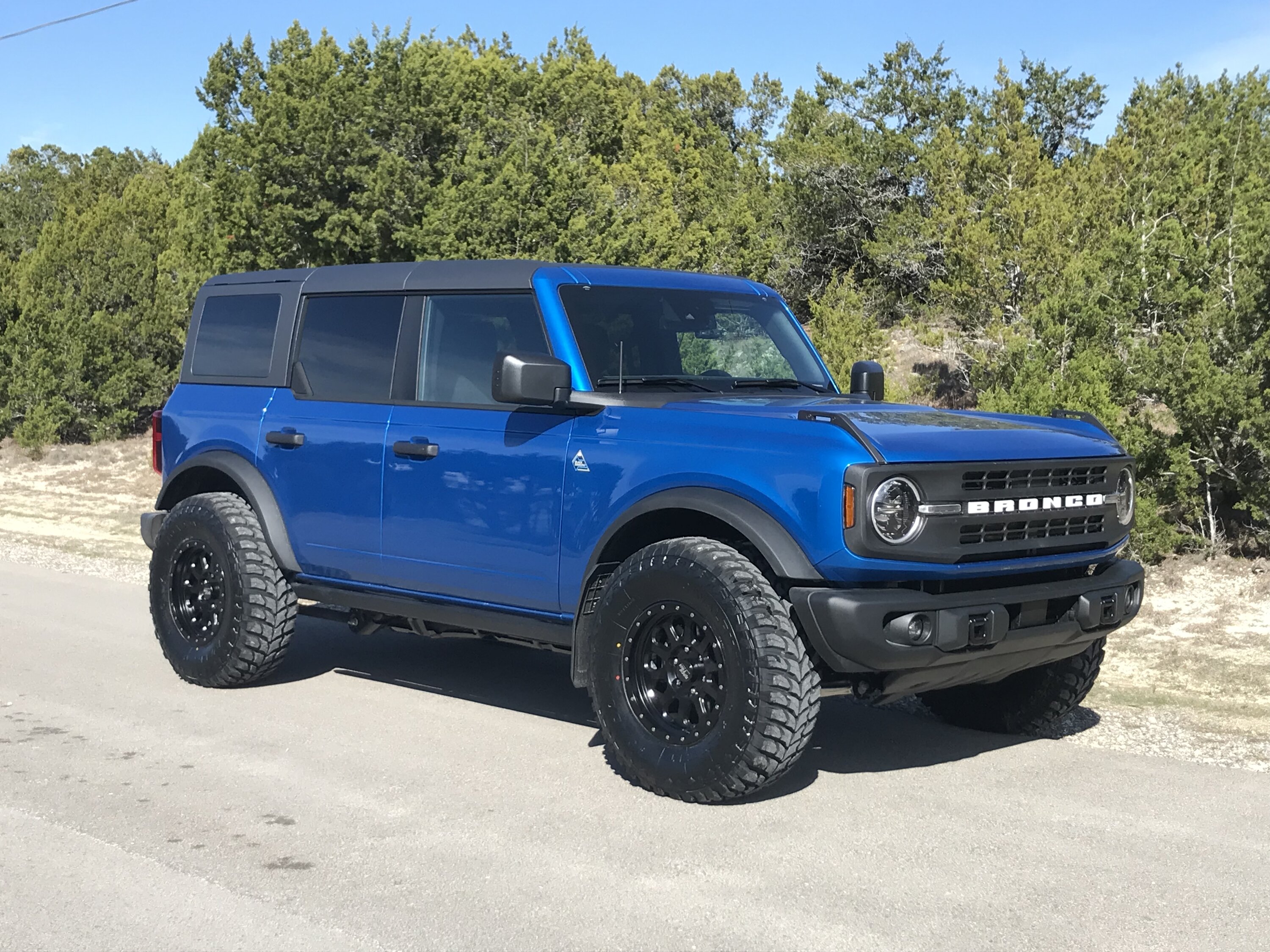 Ford Bronco Pictures of 4 door - with 35's and  no lift ? Which wheels and tires did you choose ? 725B4CF5-3038-41B0-A143-36A8C947830C