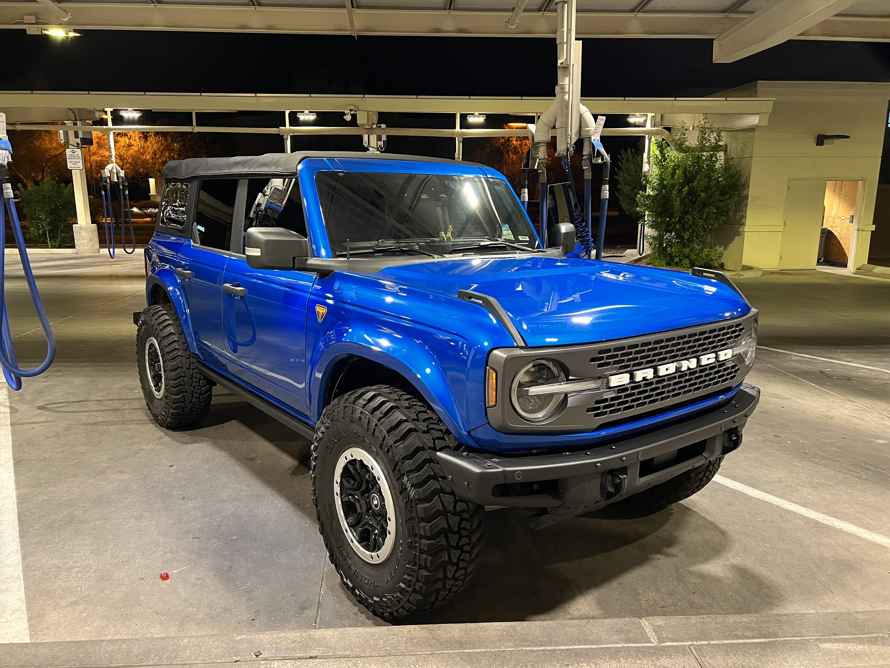 Ford Bronco VELOCITY BLUE Bronco Club 74578BB9-2AD9-4B2B-9049-B882955C960C