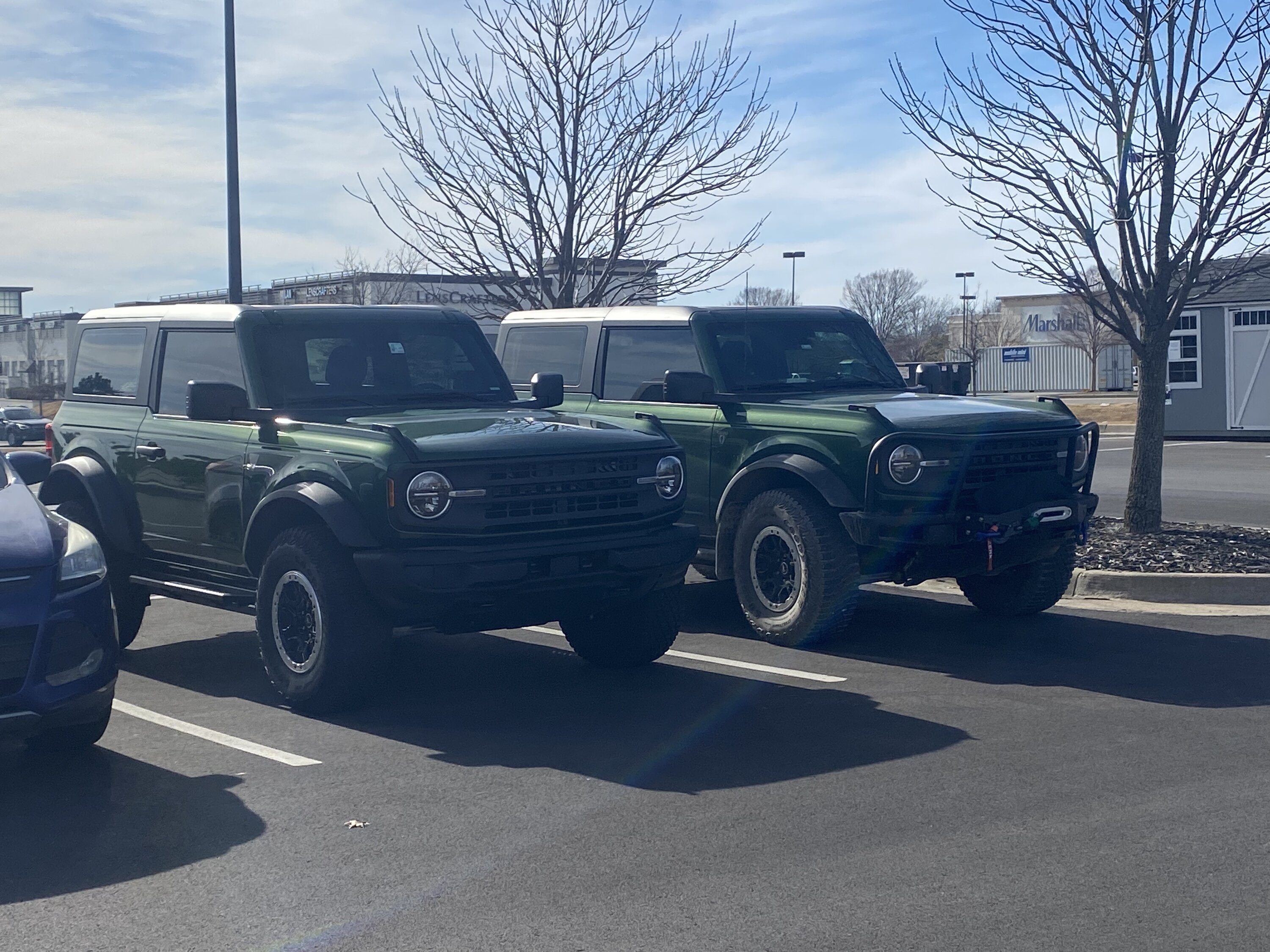 Ford Bronco Who's parked next to you? 7A6A4824-F1AB-415D-931A-8C88B82F92FF