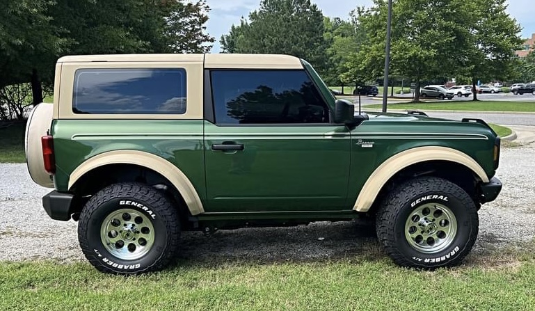 Ford Bronco Eddie Bauer throwback Bronco 6th gen build w/ tan hardtop, fender flares, spare tire cover 8FDCBDB2-FADC-4EB8-B0D0-6AD830732B9E