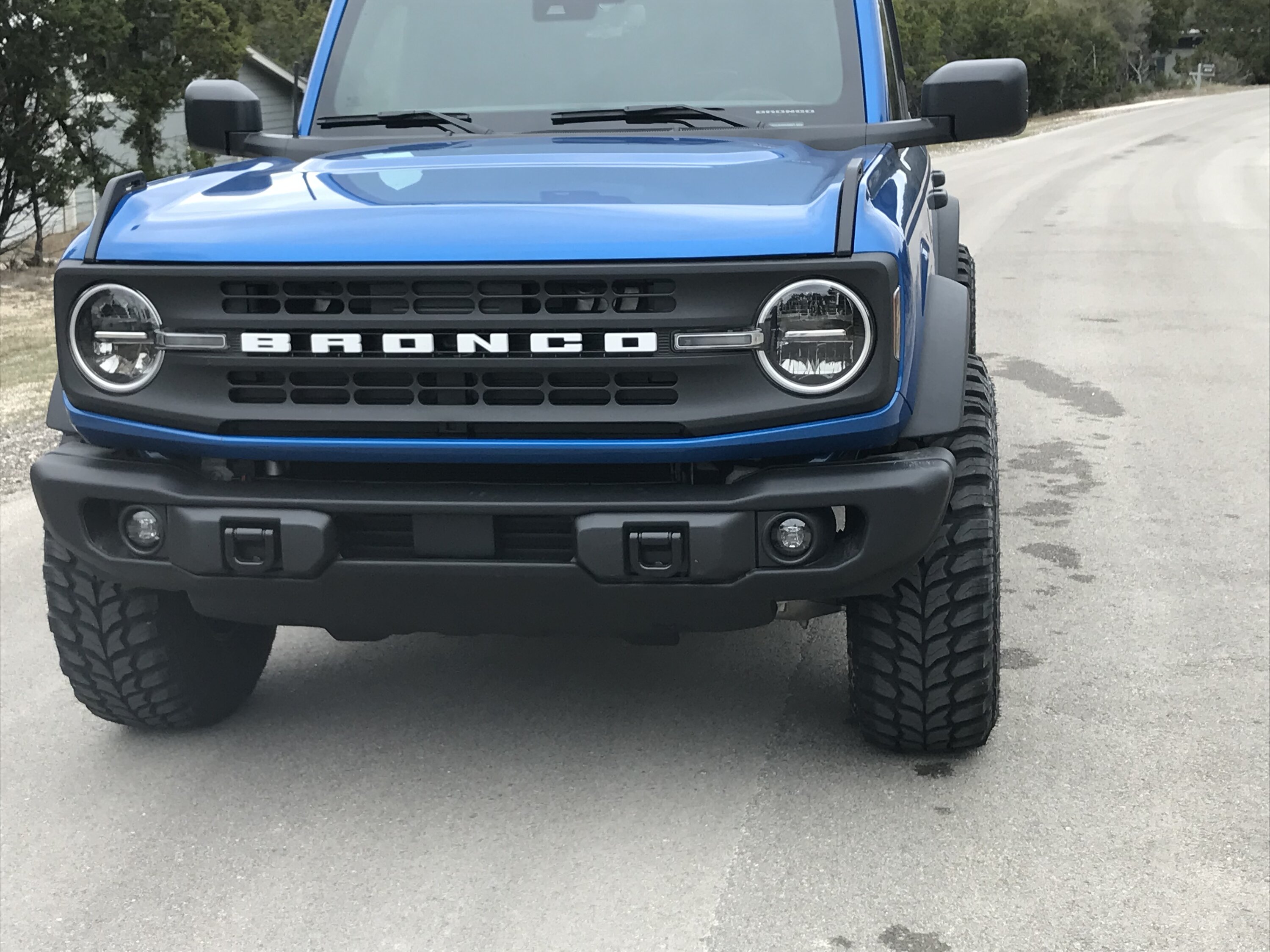 Ford Bronco Pictures of 4 door - with 35's and  no lift ? Which wheels and tires did you choose ? 92D485E2-355E-4A80-918D-64E98289B0E3