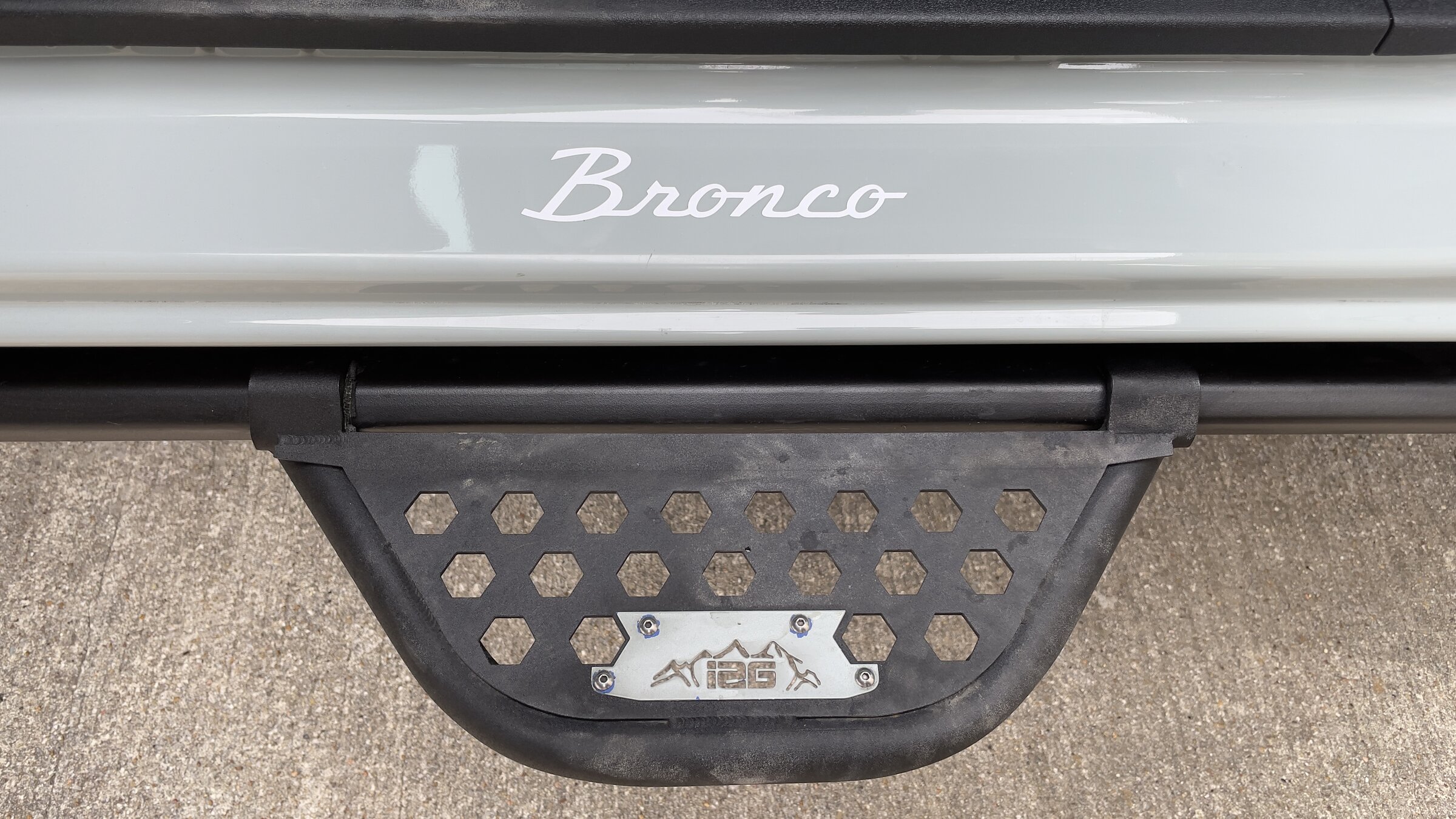 Ford Bronco 2-DR, Cactus Gray, Black Diamond Bronco Build Journal A45E9ACB-ADCE-4984-9775-CEA947BADCB1