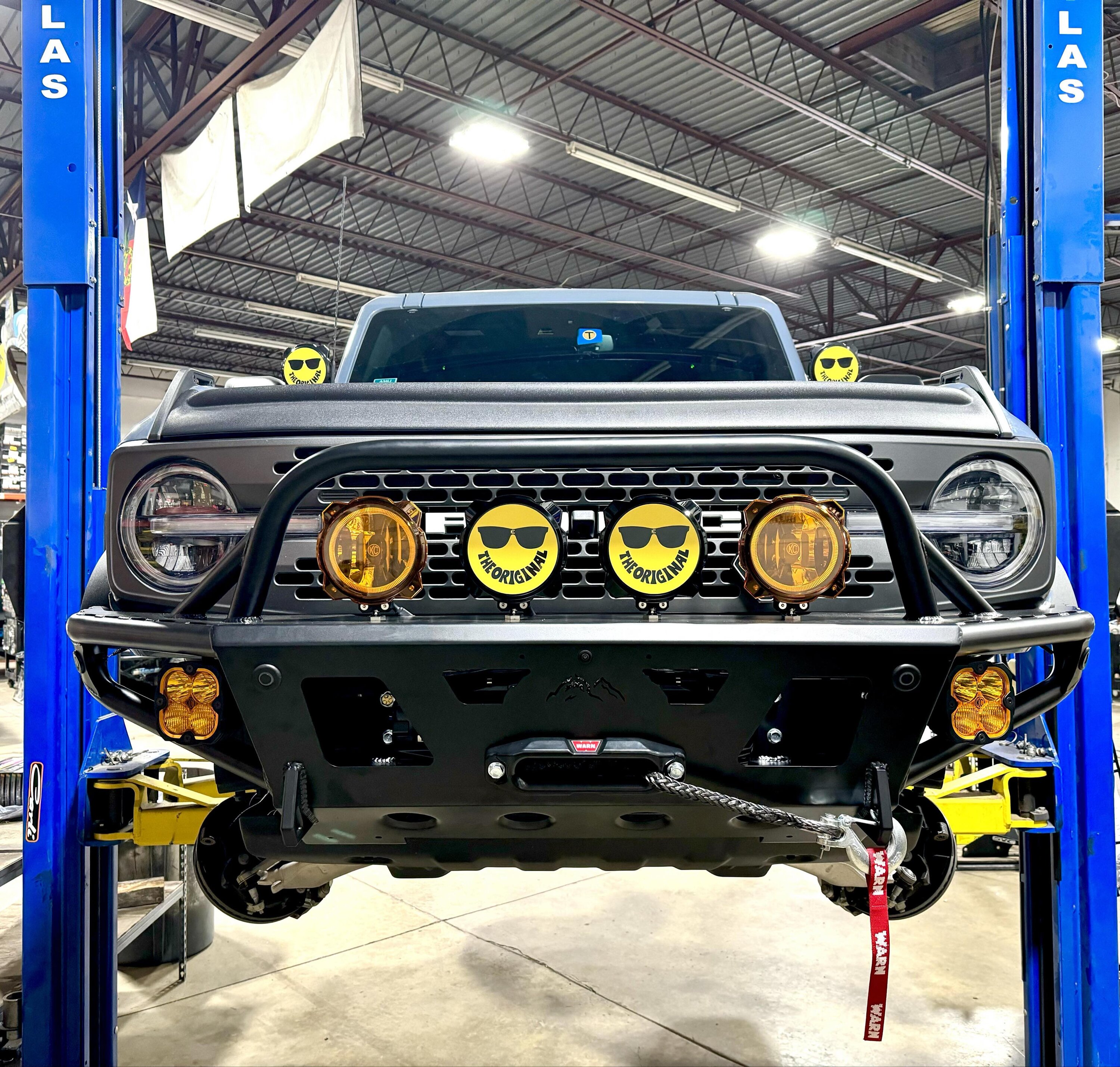 Ford Bronco Anyone running 2 lights on the front bumper? Azuroth - New Bumper