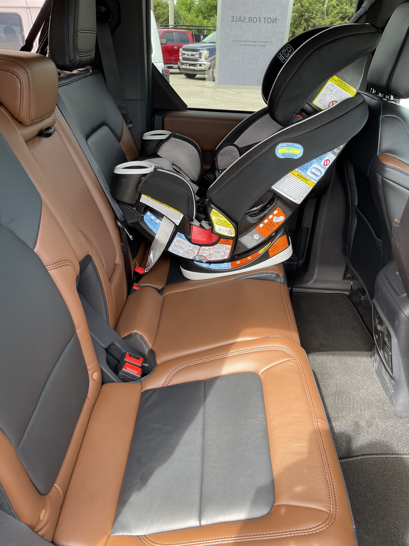 Rear Facing Car seat in 4 Door Bronco Bronco6G 2021+ Ford Bronco