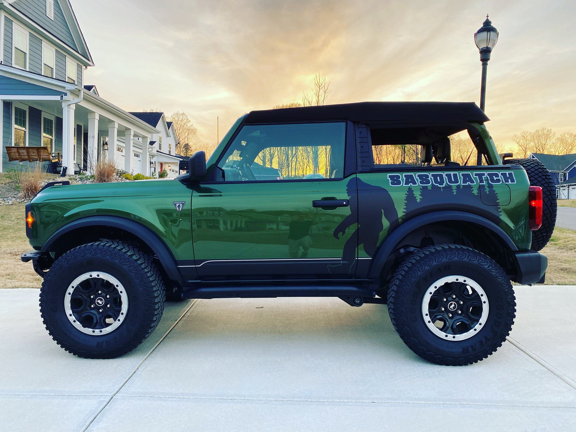 Ford Bronco 🎨 Wrap me up. Show us your wrapped Broncos! BE467779-14FD-4DB9-837A-A3D3A446C8BC