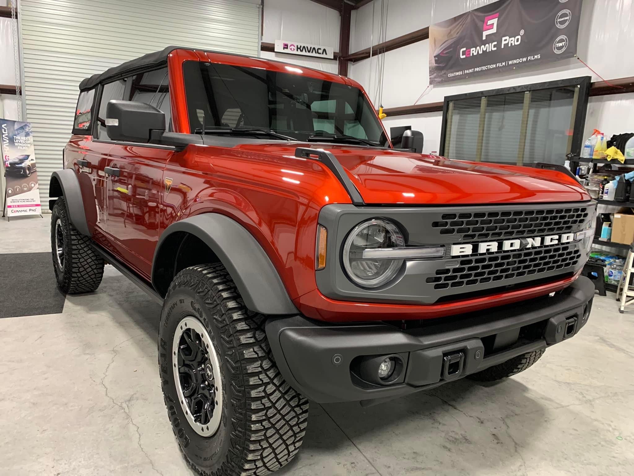 Ford Bronco HOT PEPPER RED Bronco Club BFEA692B-0130-407C-9D6A-9BE7EEDF852C