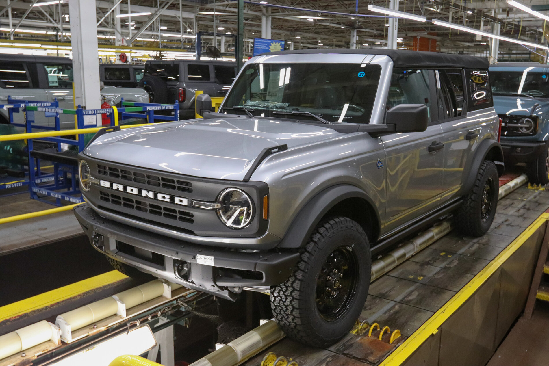Ford Bronco Post Your Bronco Production Line Pics! (From Ford Emails Starting Today) Bronco assembly