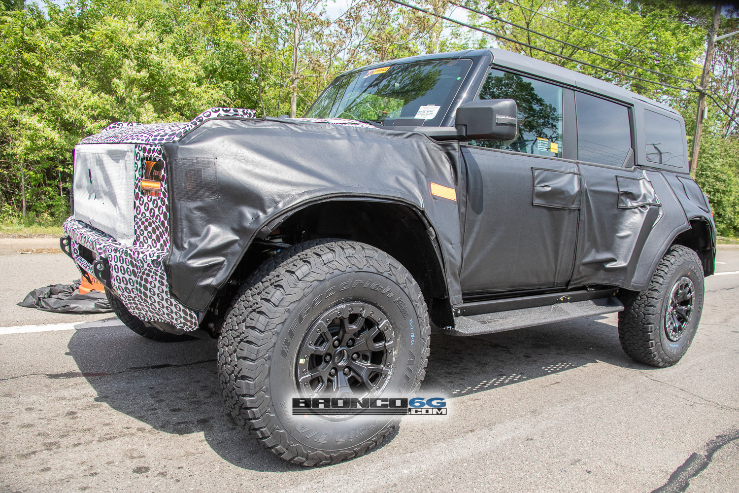 Ford Bronco Bronco Raptor / Warthog Video & Pics Show New Details and Camo Easter Egg 🦖 bronco-raptor-spy-pics-camo-easter-egg-2