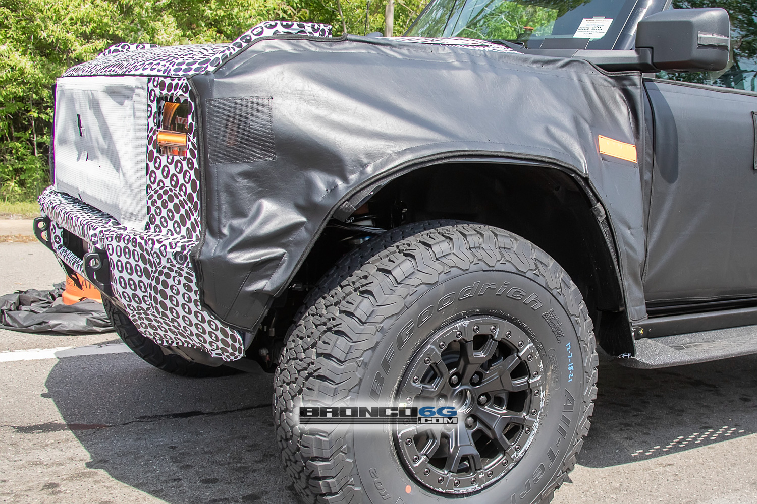 Ford Bronco Bronco Raptor / Warthog Video & Pics Show New Details and Camo Easter Egg 🦖 bronco-raptor-spy-pics-camo-easter-egg-4